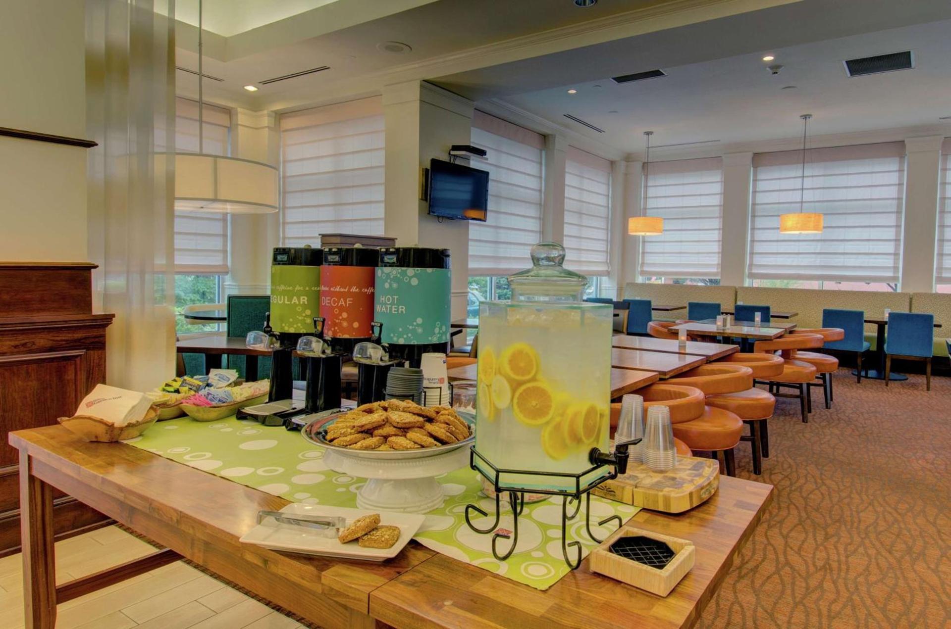 Hilton Garden Inn Norwalk photo 14