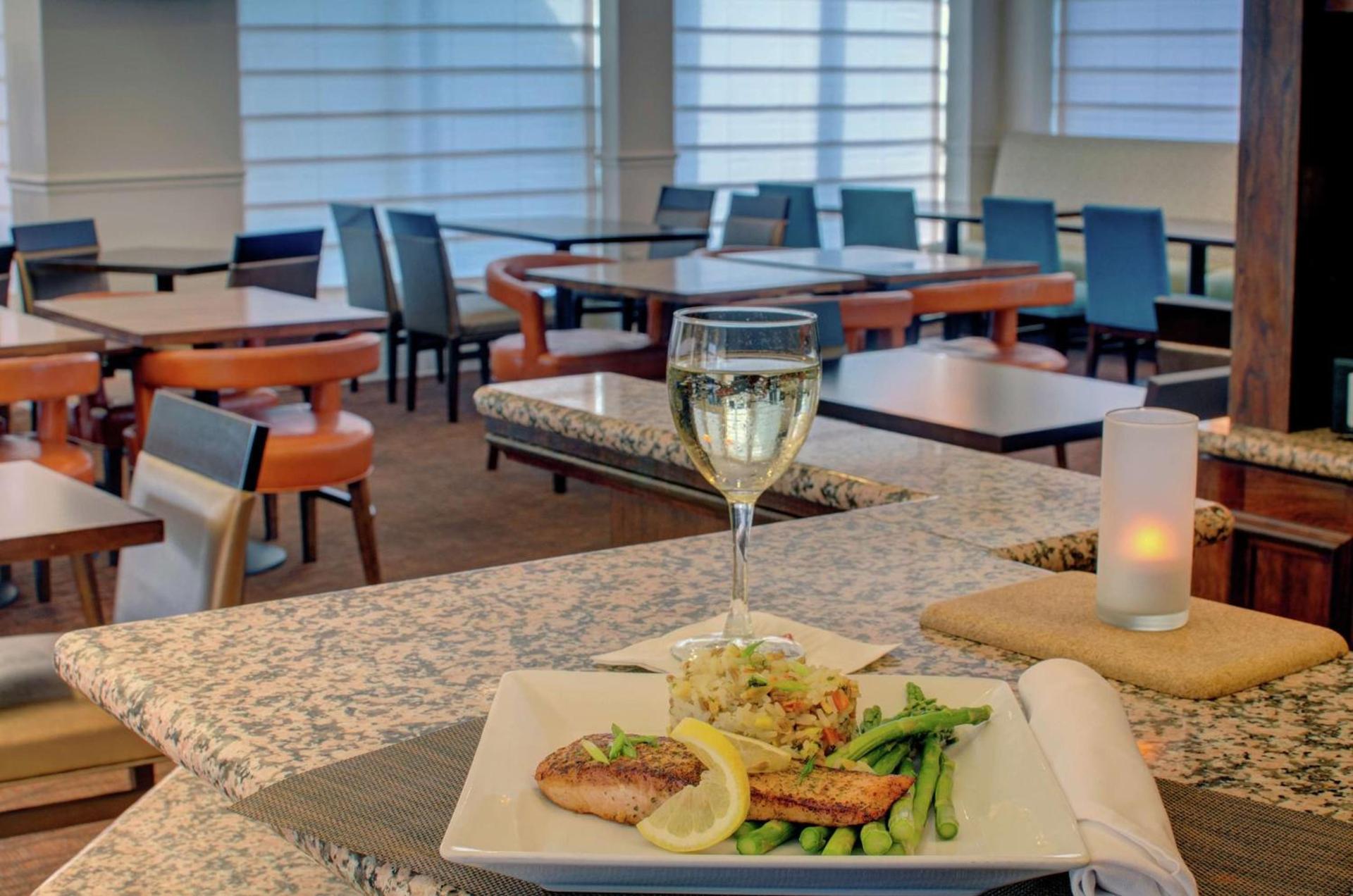 Hilton Garden Inn Norwalk photo 27
