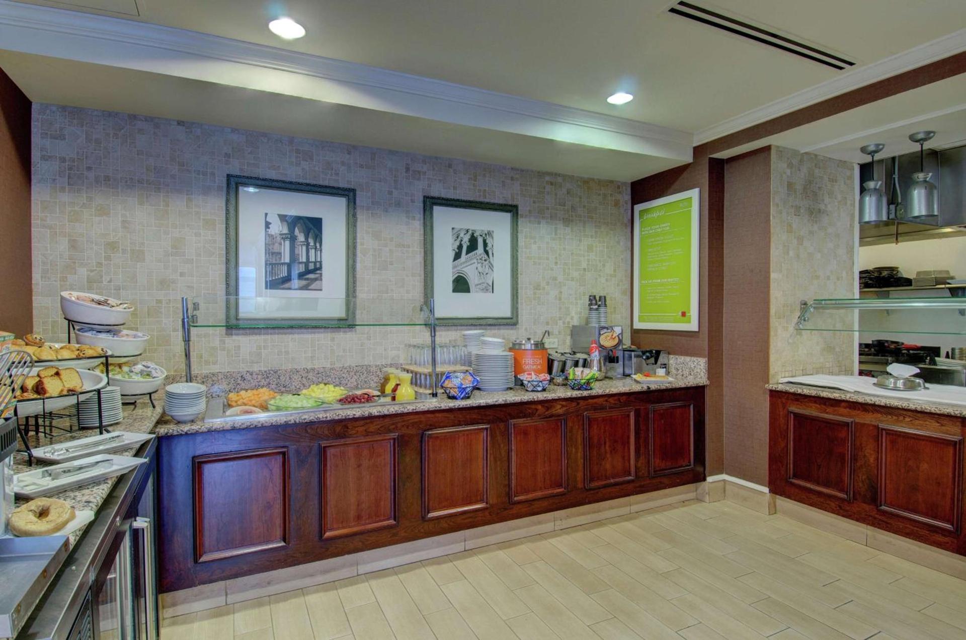 Hilton Garden Inn Norwalk photo 33