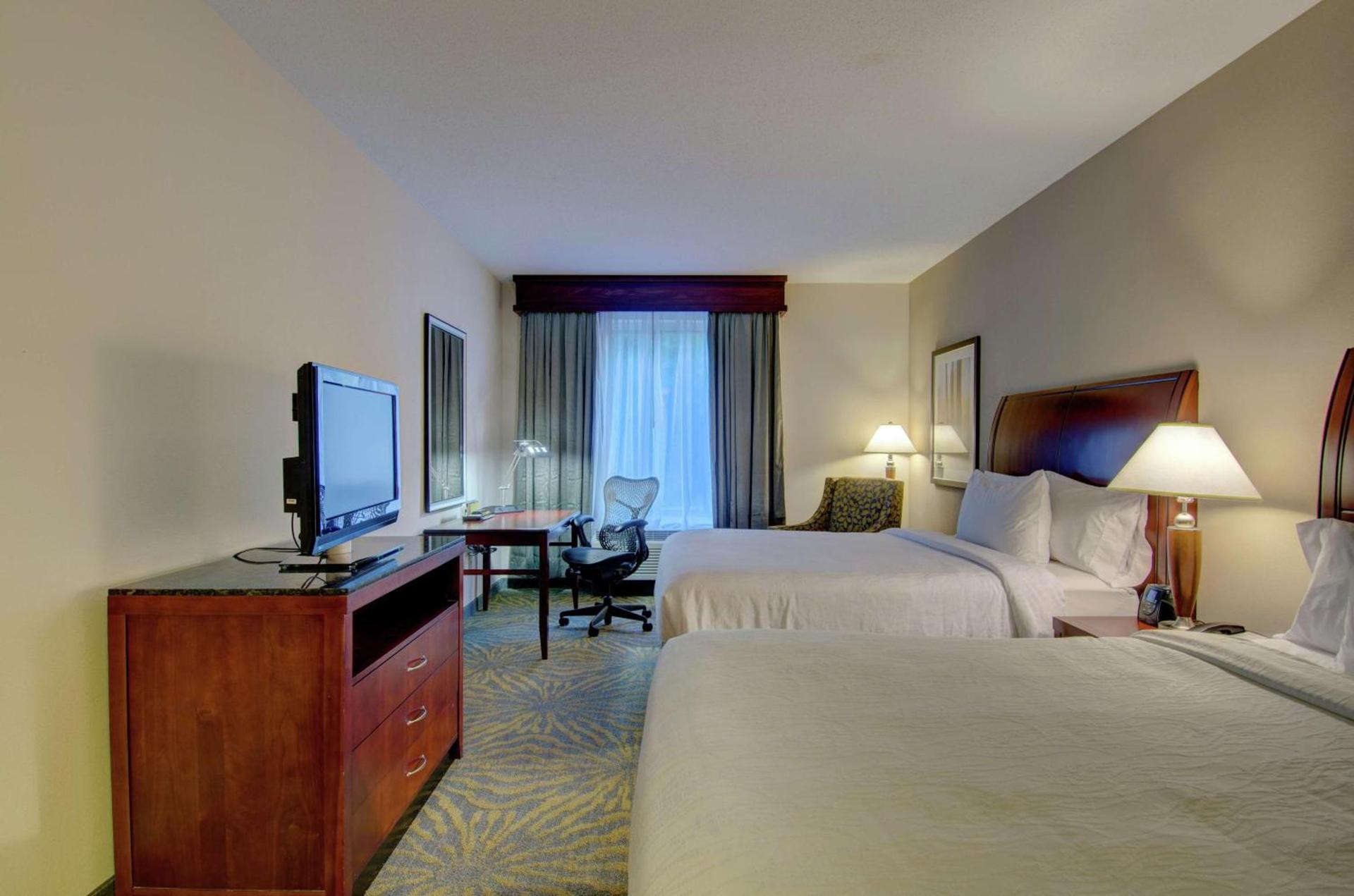 Hilton Garden Inn Norwalk photo 45