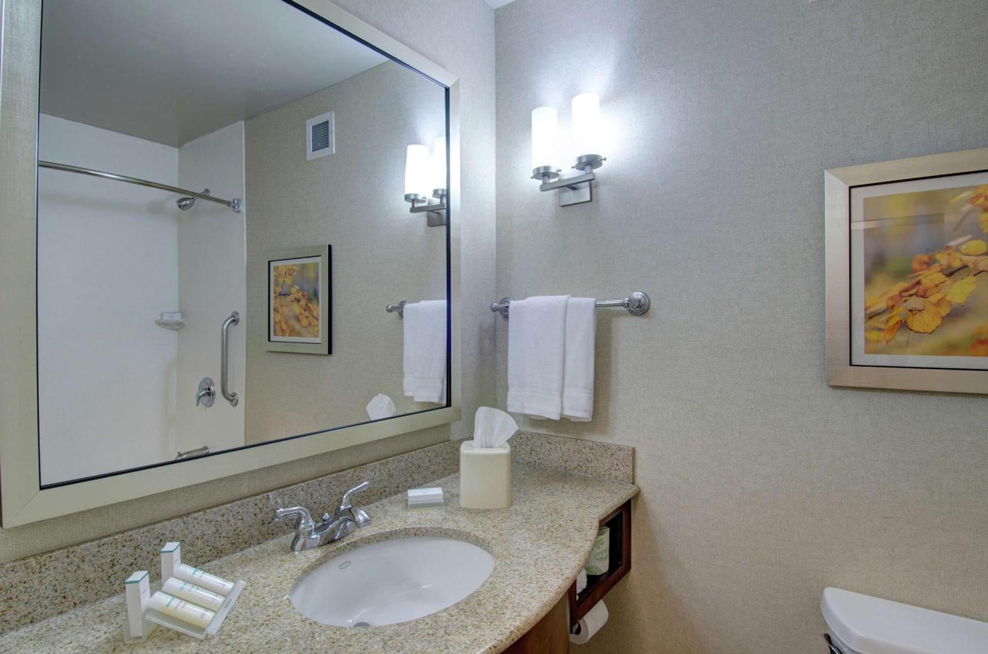 Hilton Garden Inn Norwalk photo 57