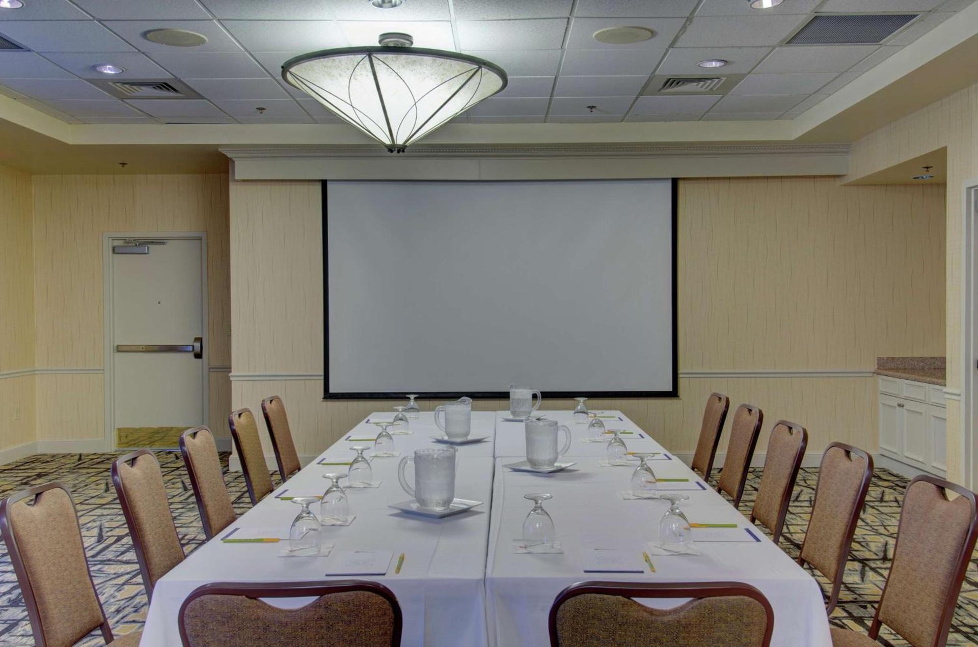 Hilton Garden Inn Norwalk photo 60