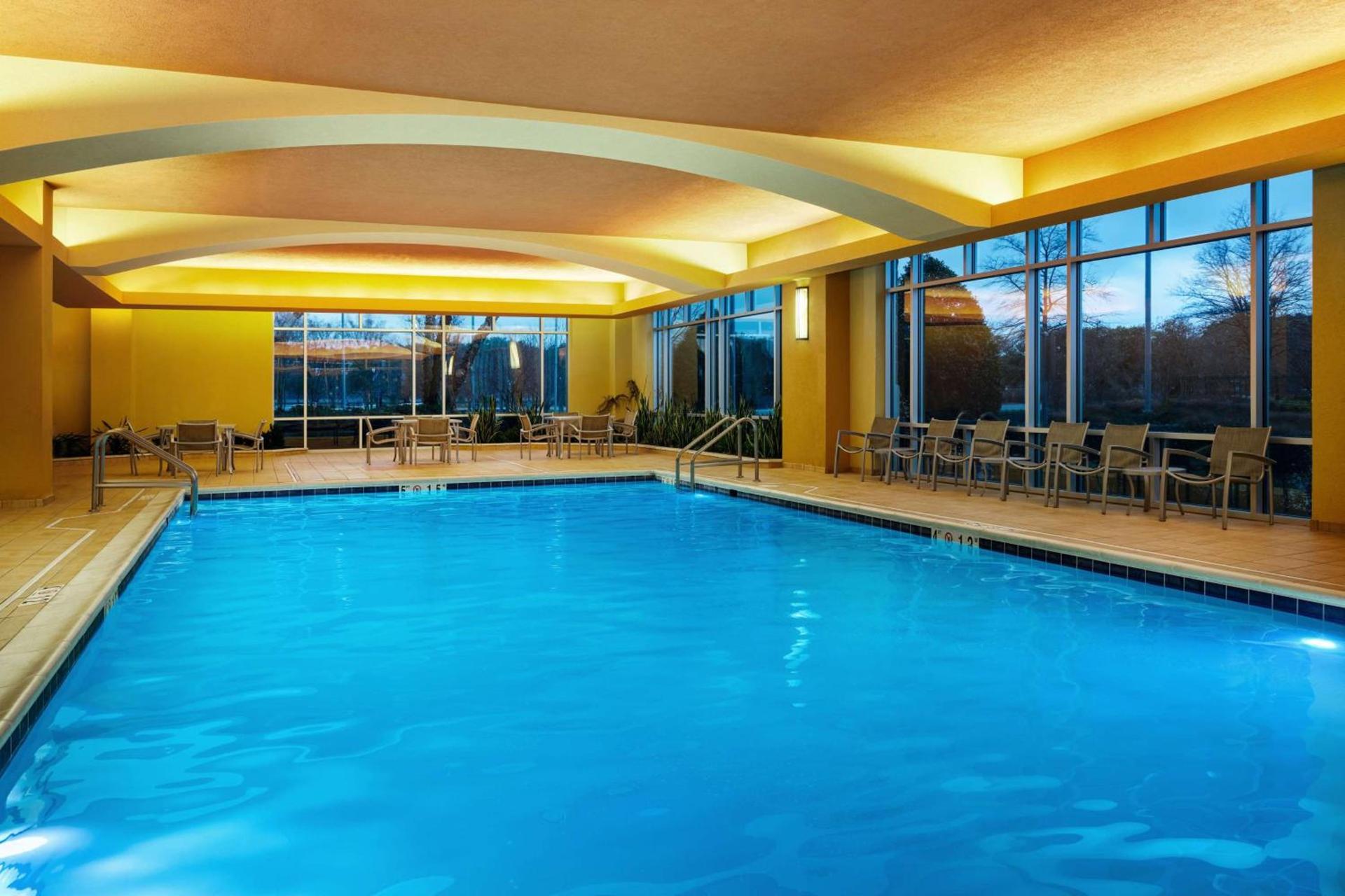 Embassy Suites by Hilton Hampton Convention Center photo 5