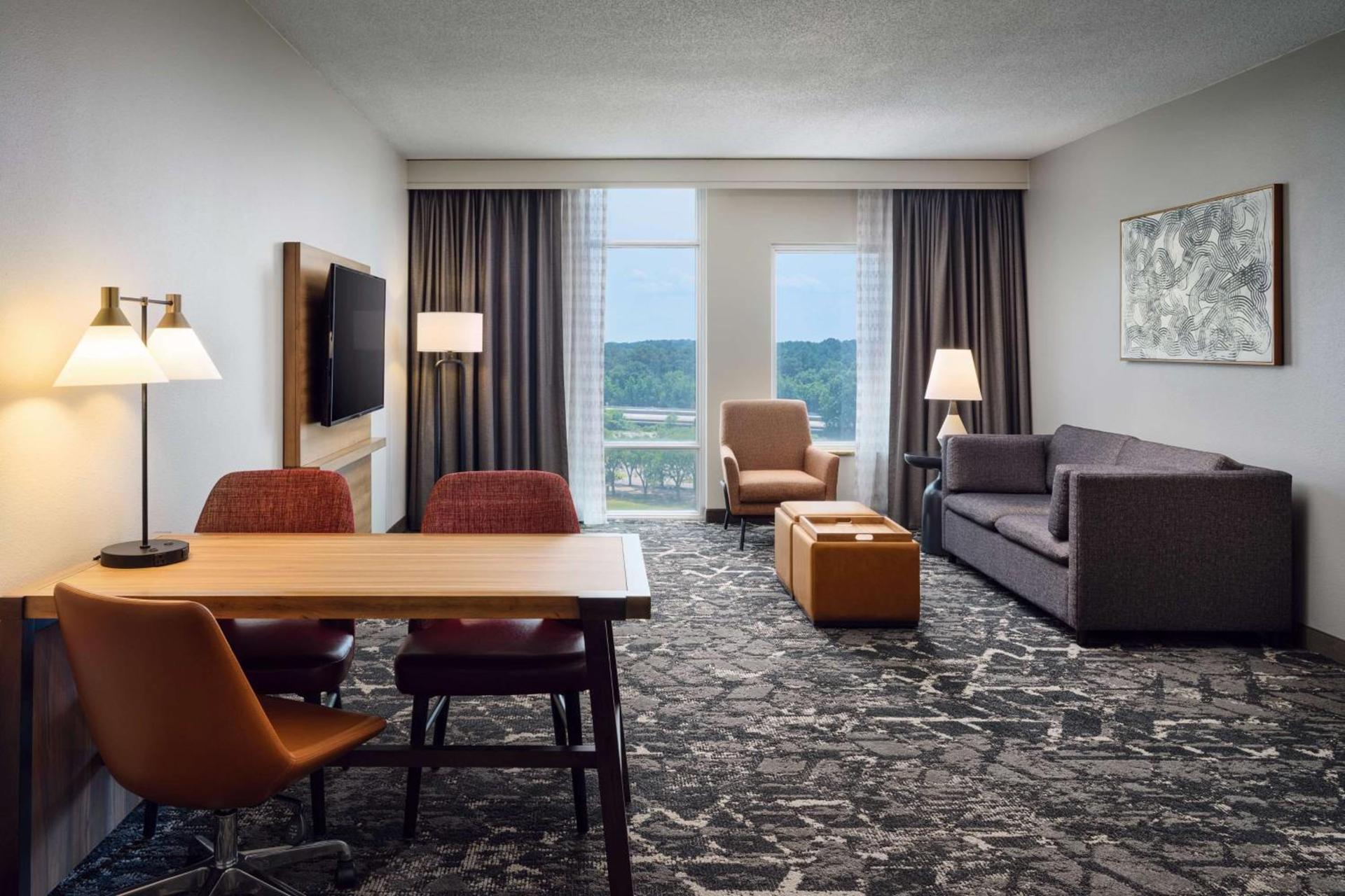 Embassy Suites by Hilton Hampton Convention Center photo 22