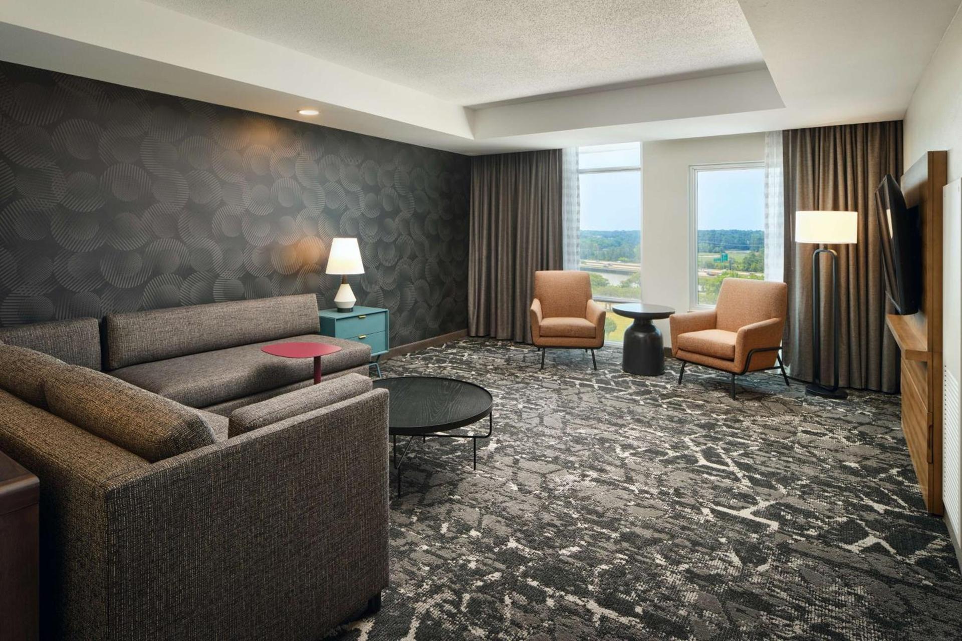 Embassy Suites by Hilton Hampton Convention Center photo 24