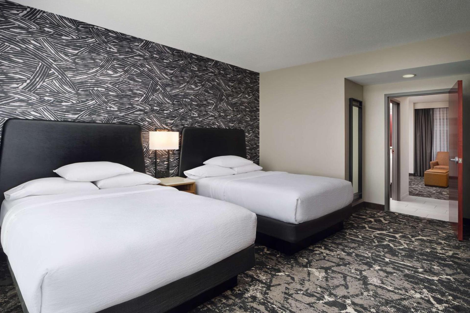 Embassy Suites by Hilton Hampton Convention Center photo 34