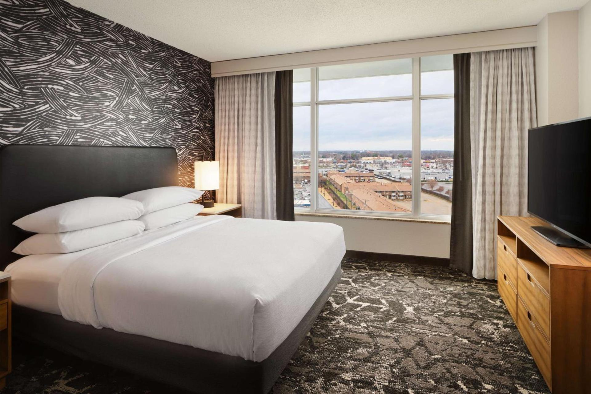 Embassy Suites by Hilton Hampton Convention Center photo 44