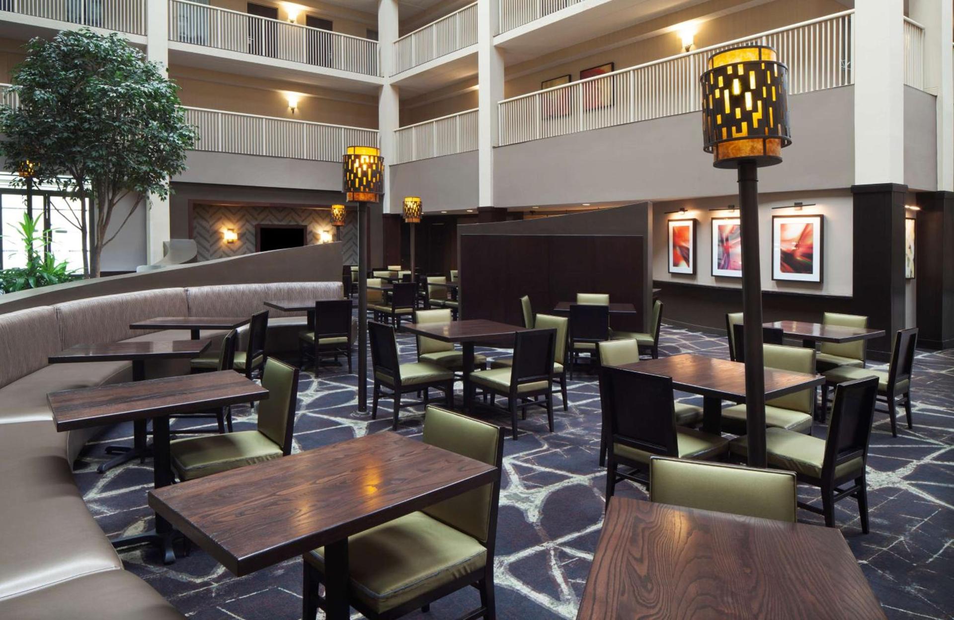 Embassy Suites by Hilton Philadelphia Airport photo 5