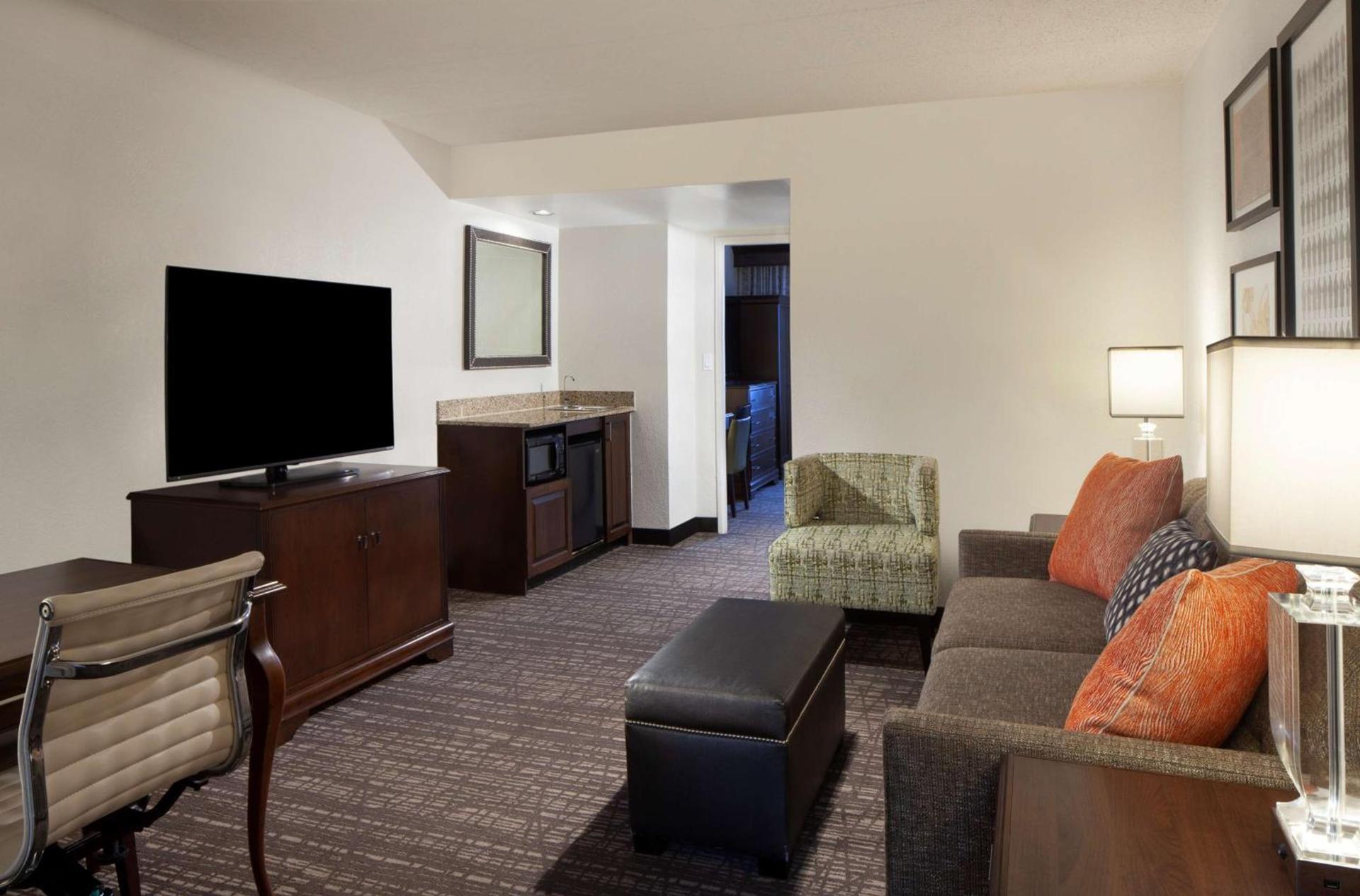 Embassy Suites by Hilton Philadelphia Airport photo 29