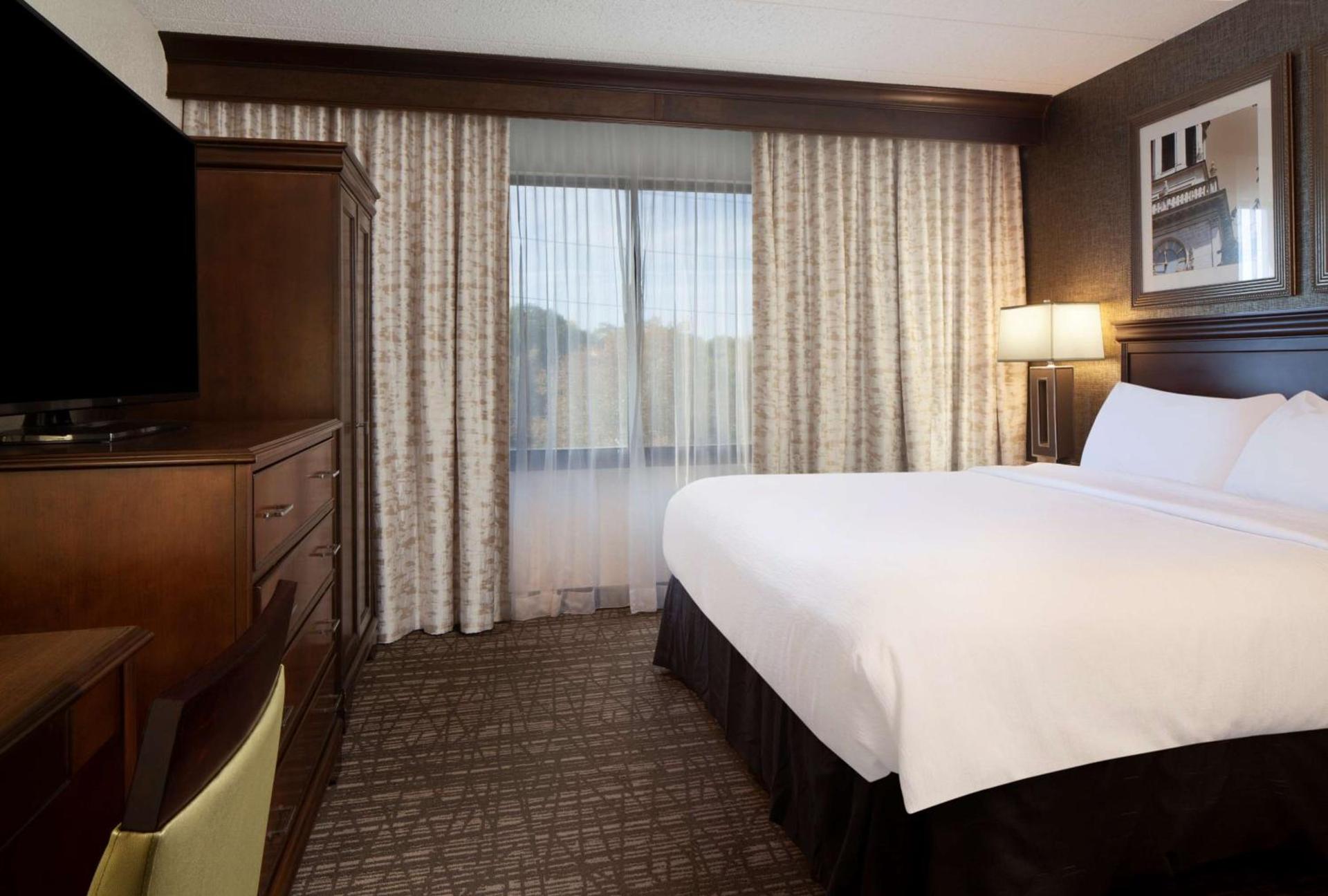 Embassy Suites by Hilton Philadelphia Airport photo 32