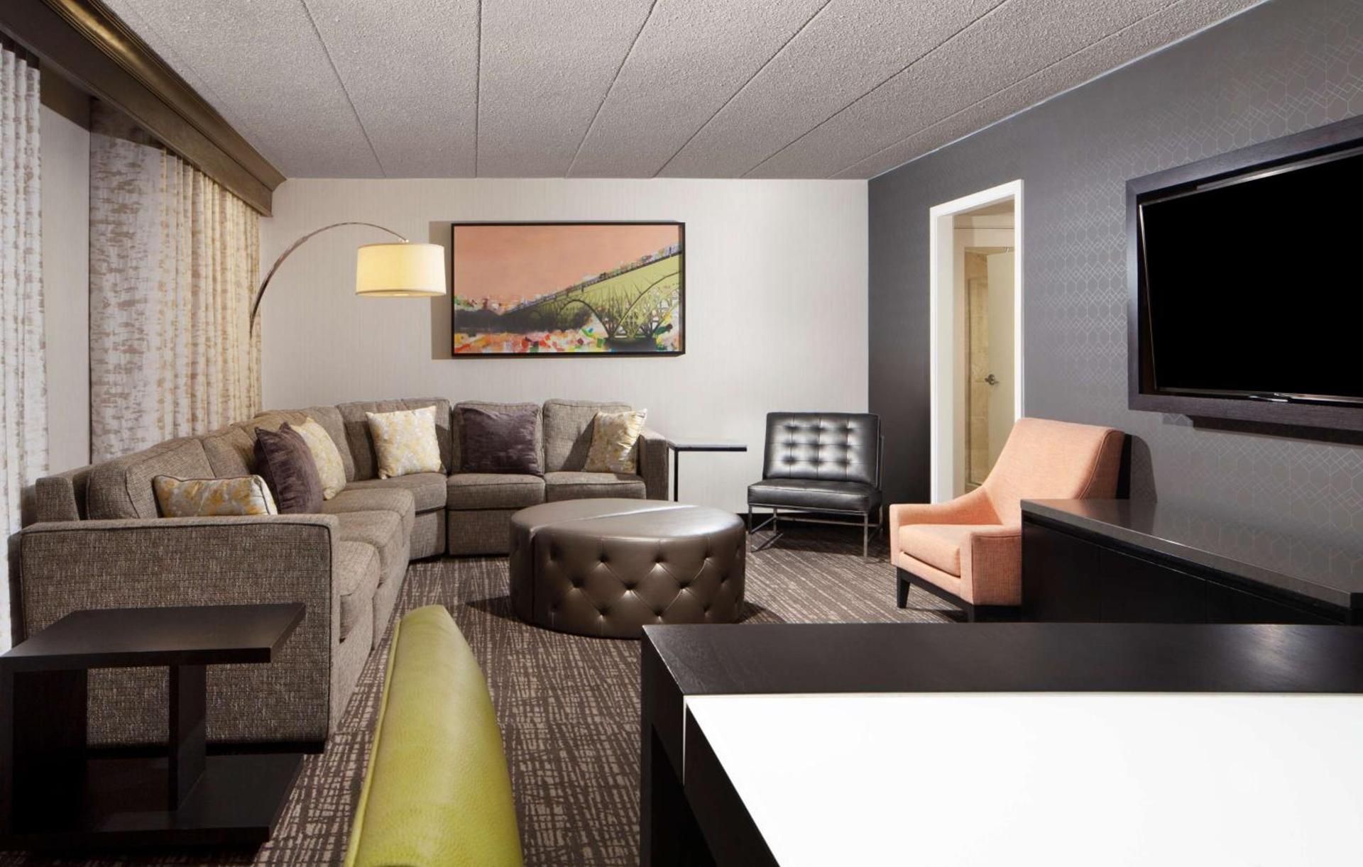 Embassy Suites by Hilton Philadelphia Airport photo 36