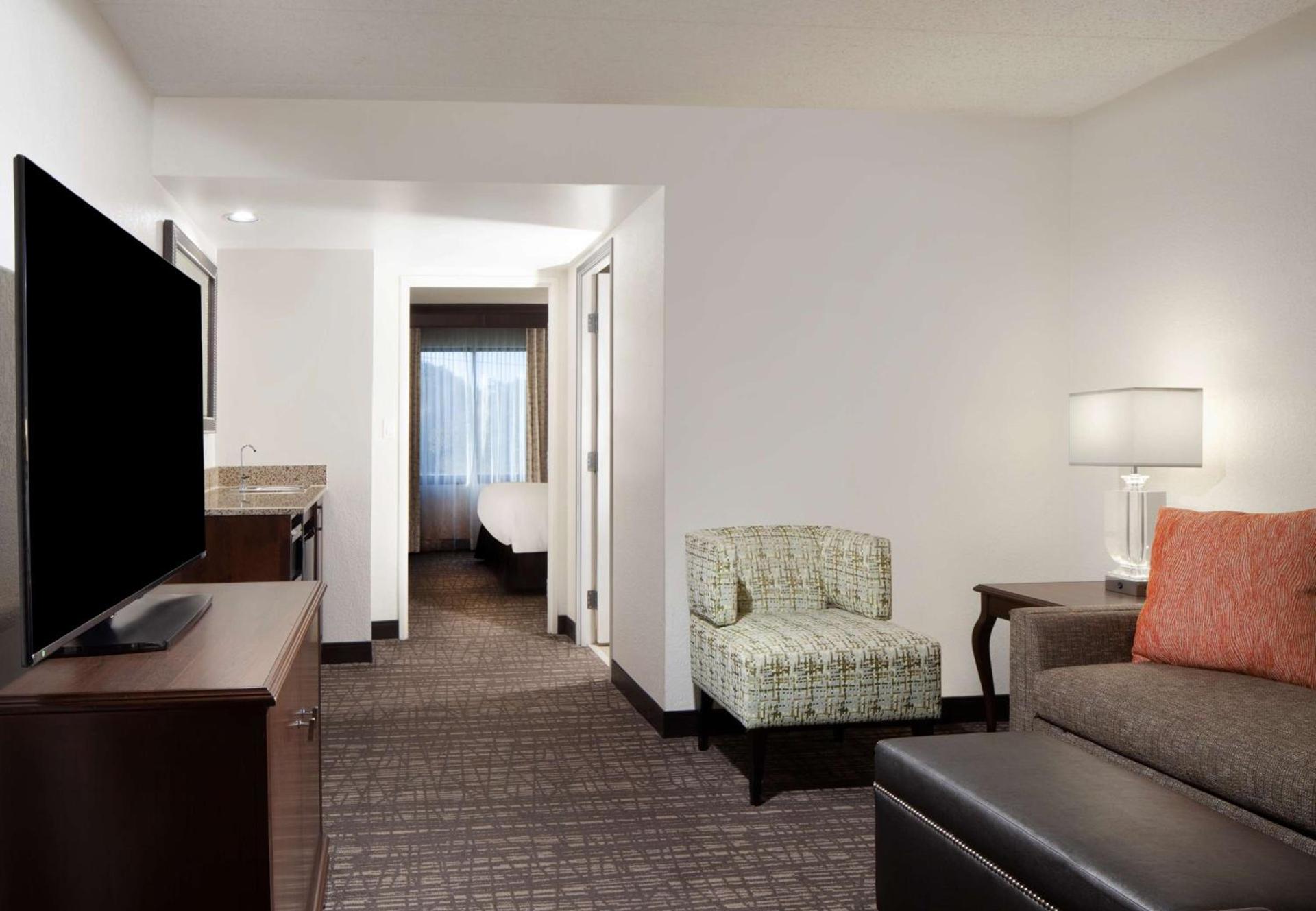 Embassy Suites by Hilton Philadelphia Airport photo 39