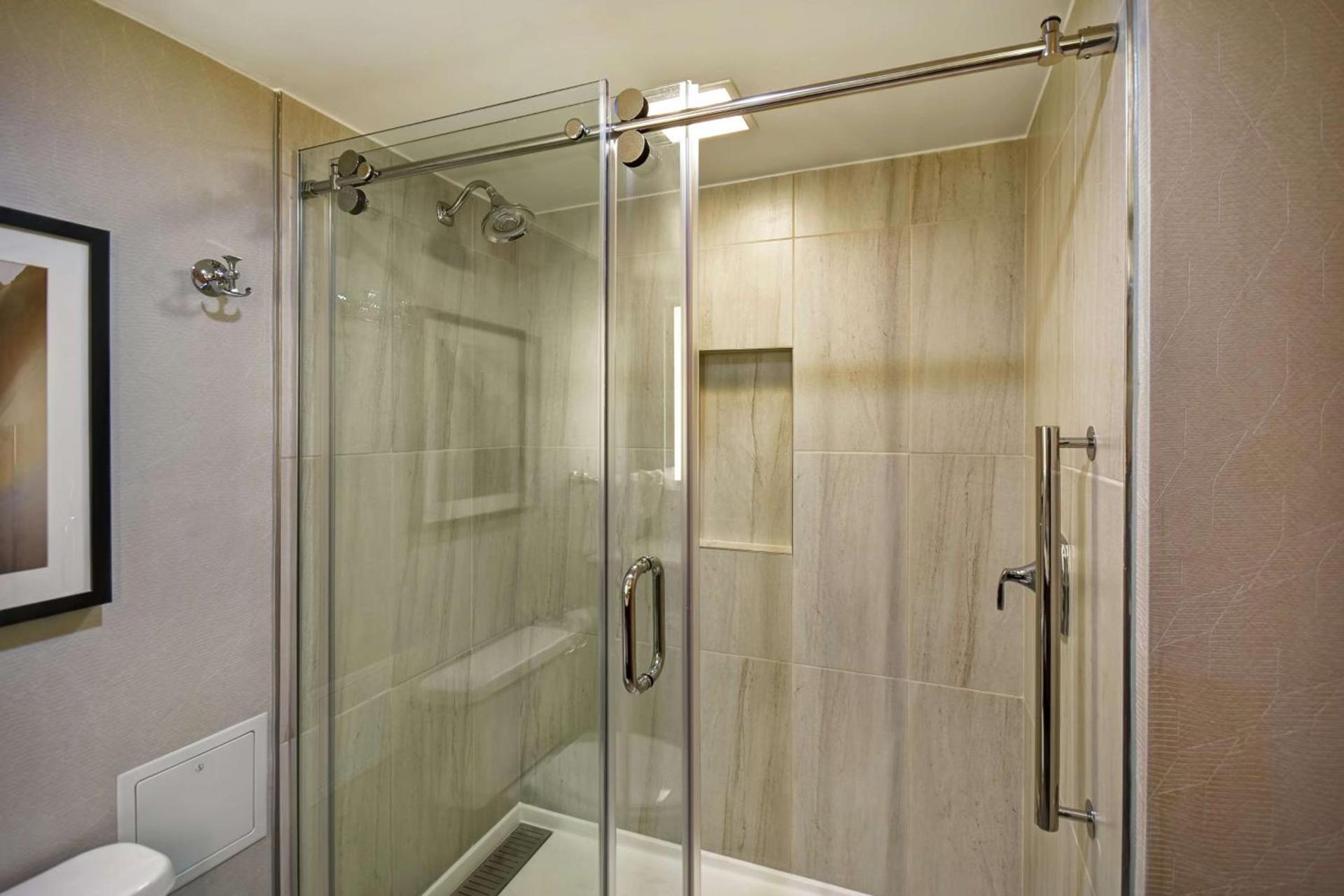 Embassy Suites by Hilton Raleigh Durham Research Triangle photo 34