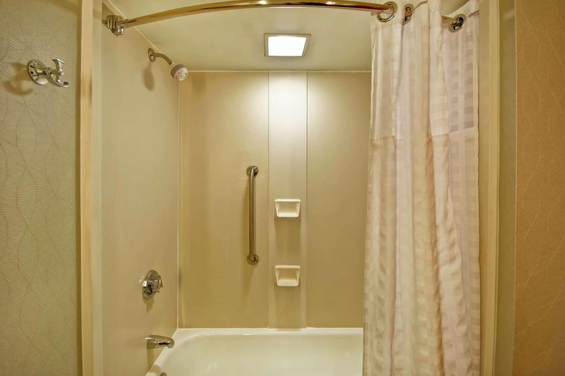 Embassy Suites by Hilton Raleigh Durham Research Triangle photo 35