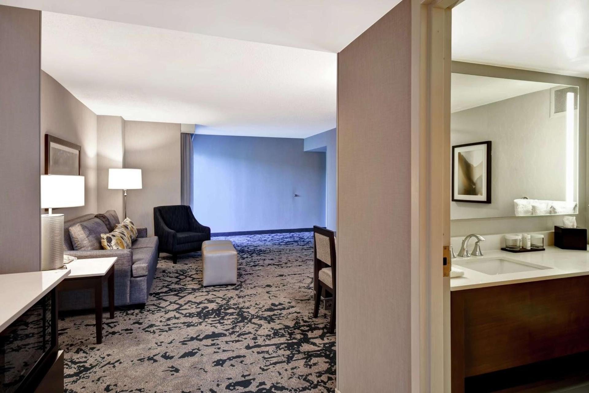 Embassy Suites by Hilton Raleigh Durham Research Triangle photo 41
