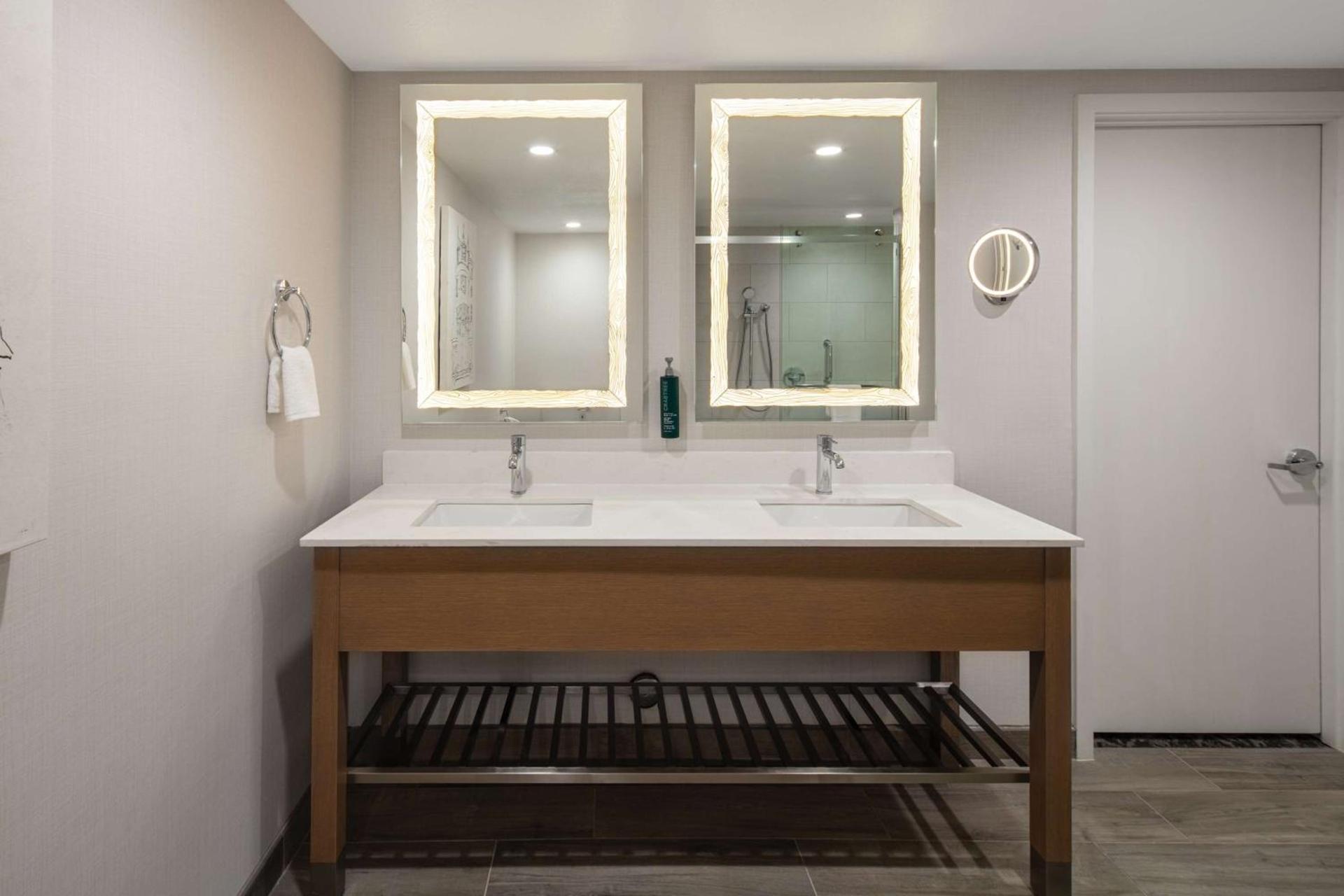 DoubleTree By Hilton Sacramento photo 9