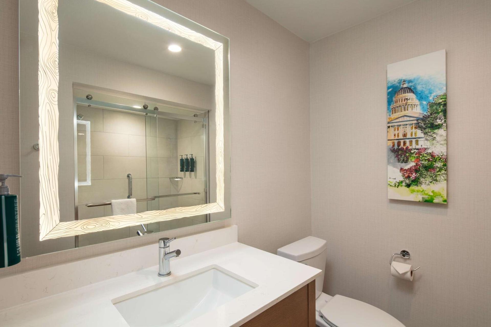 DoubleTree By Hilton Sacramento photo 11