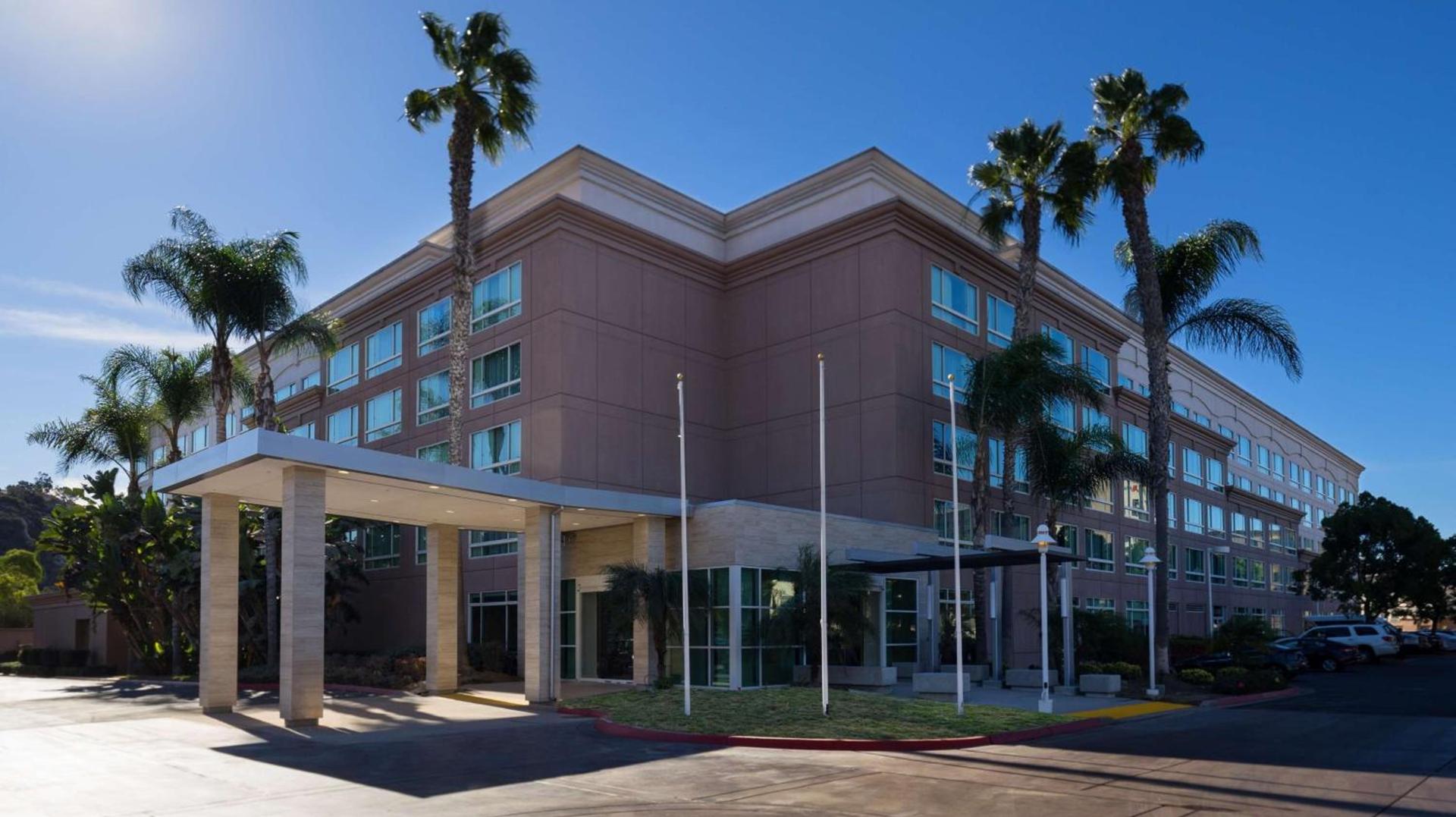 DoubleTree by Hilton San Diego Del Mar photo 1