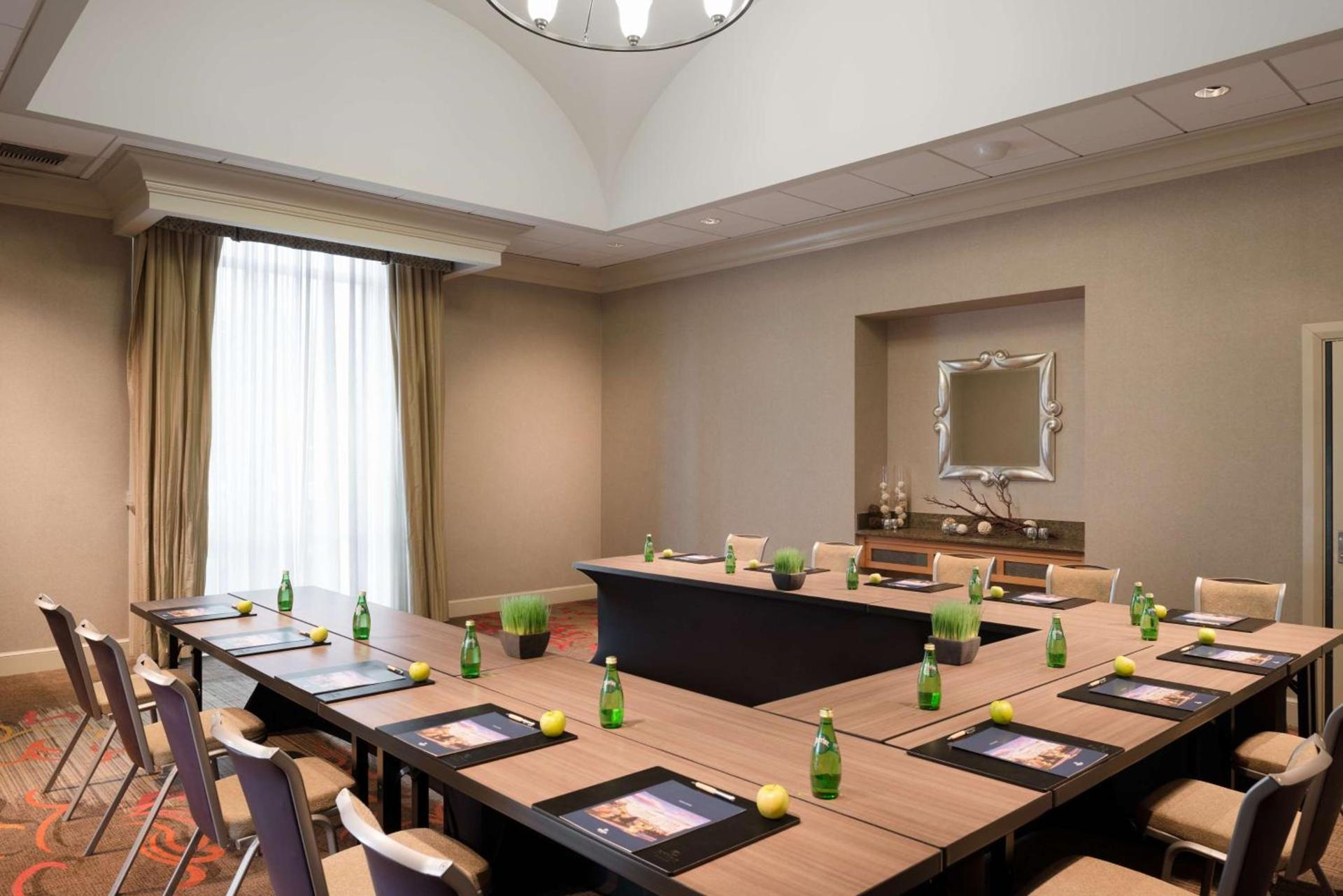 Hilton Santa Clara - Newly Renovated photo 30