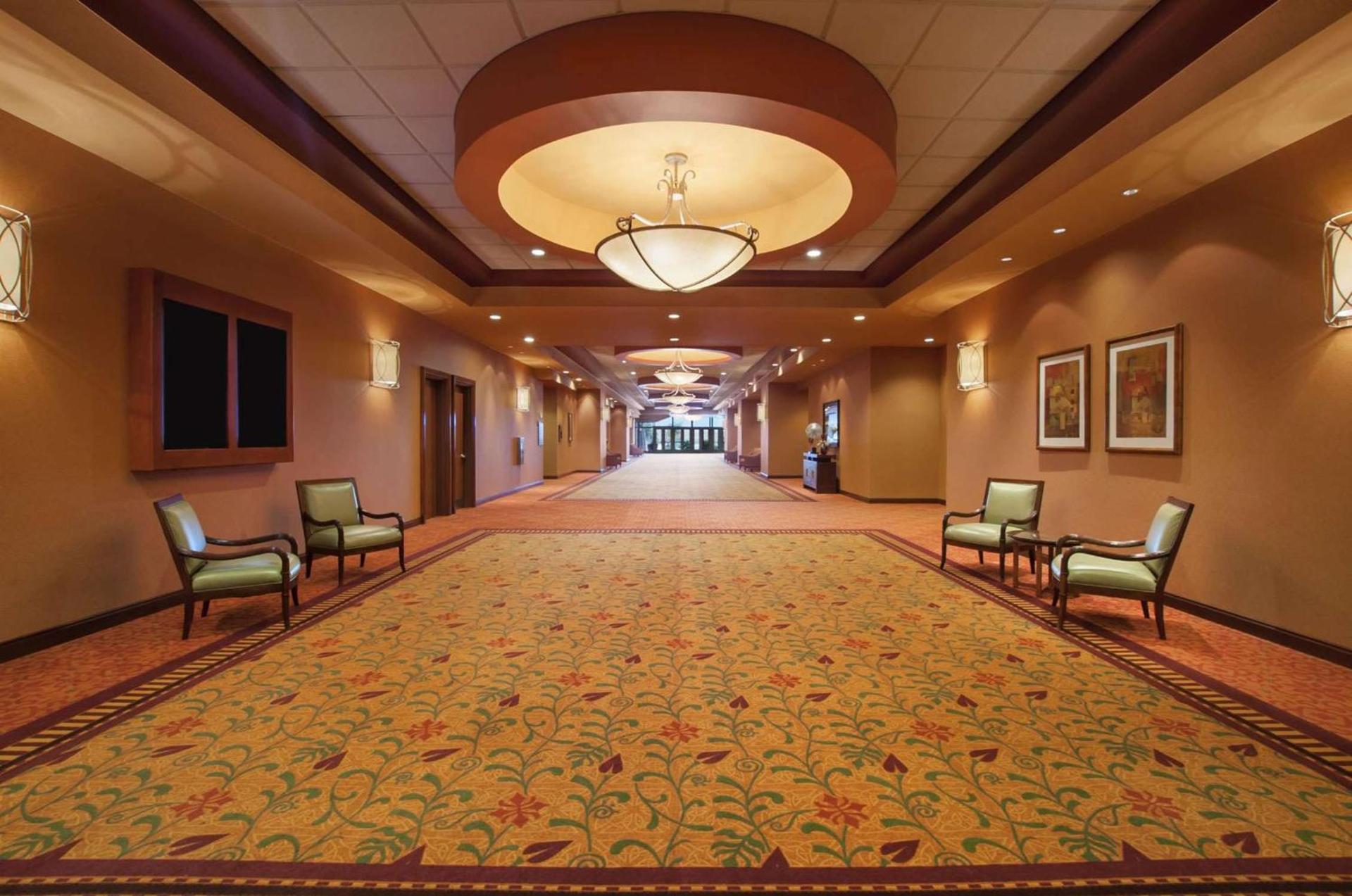 Embassy Suites San Marcos Hotel Conference Center photo 12