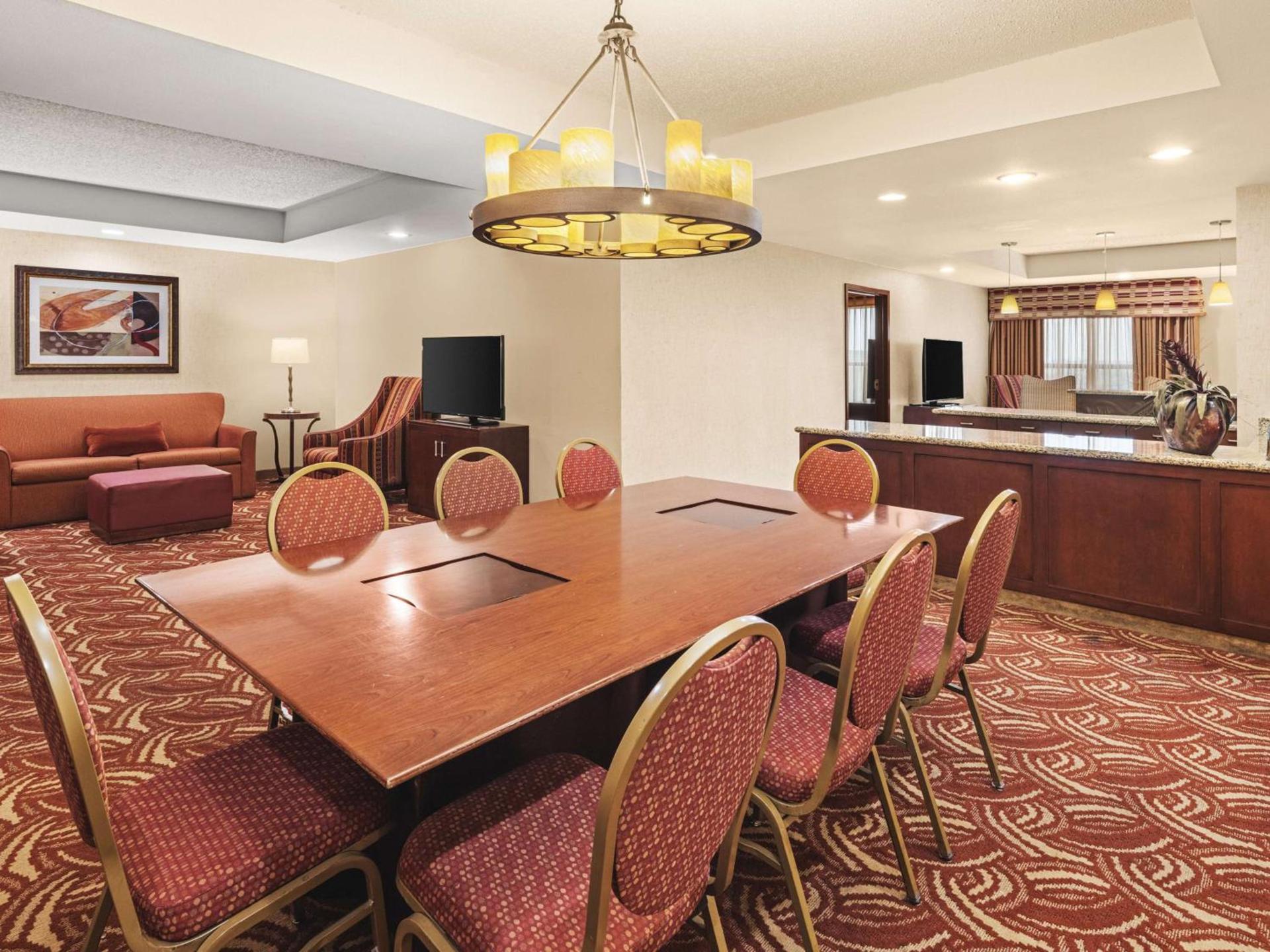 Embassy Suites San Marcos Hotel Conference Center photo 23