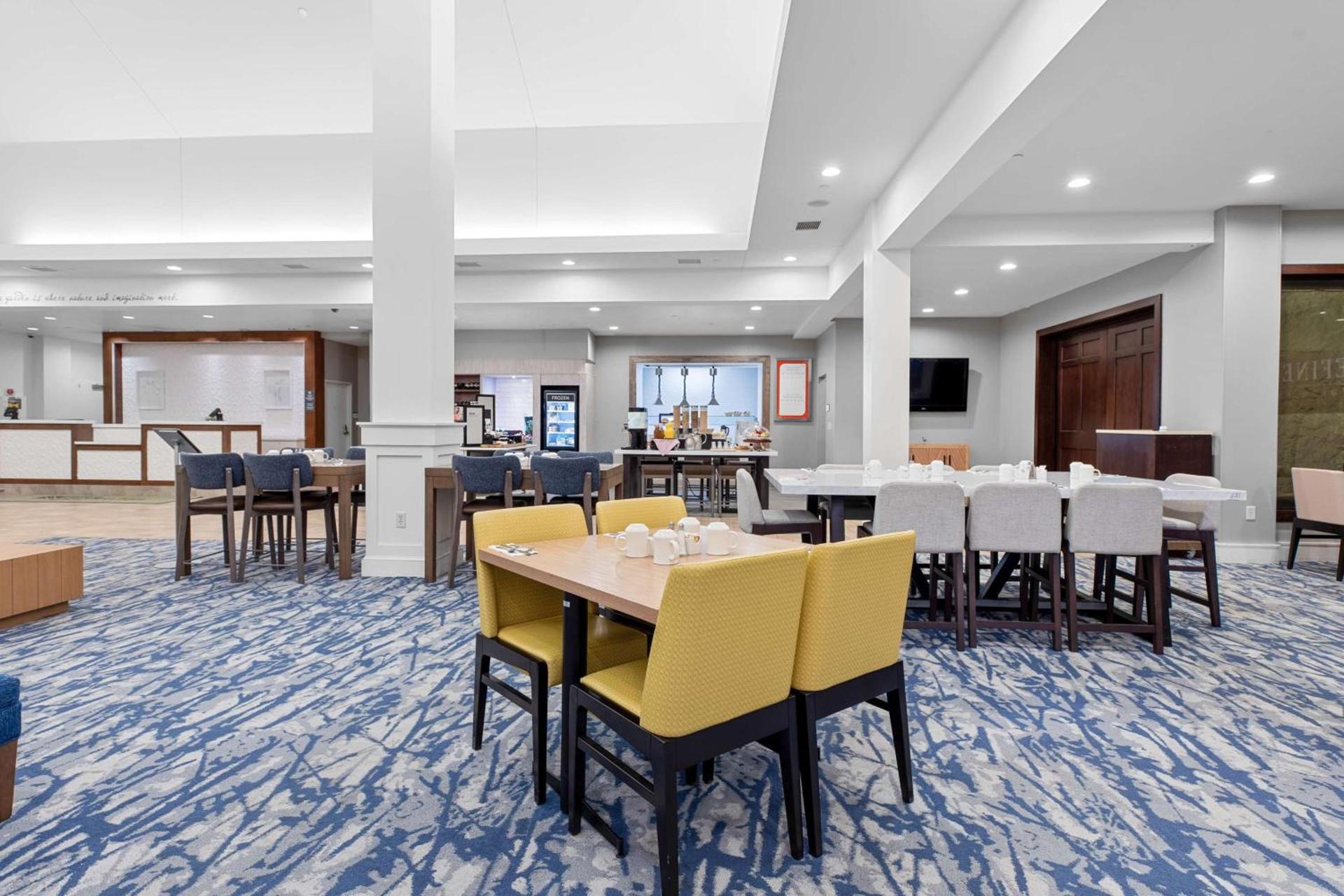 Hilton Garden Inn Auburn photo 12