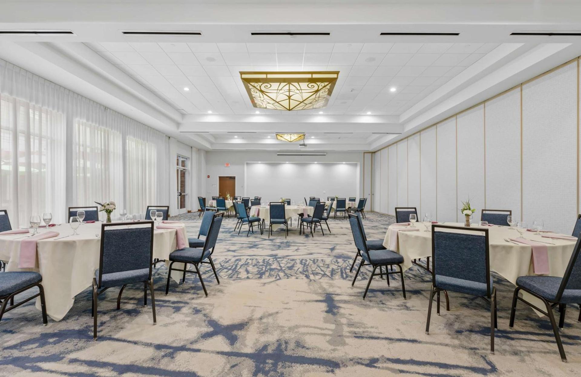 Hilton Garden Inn Auburn photo 24