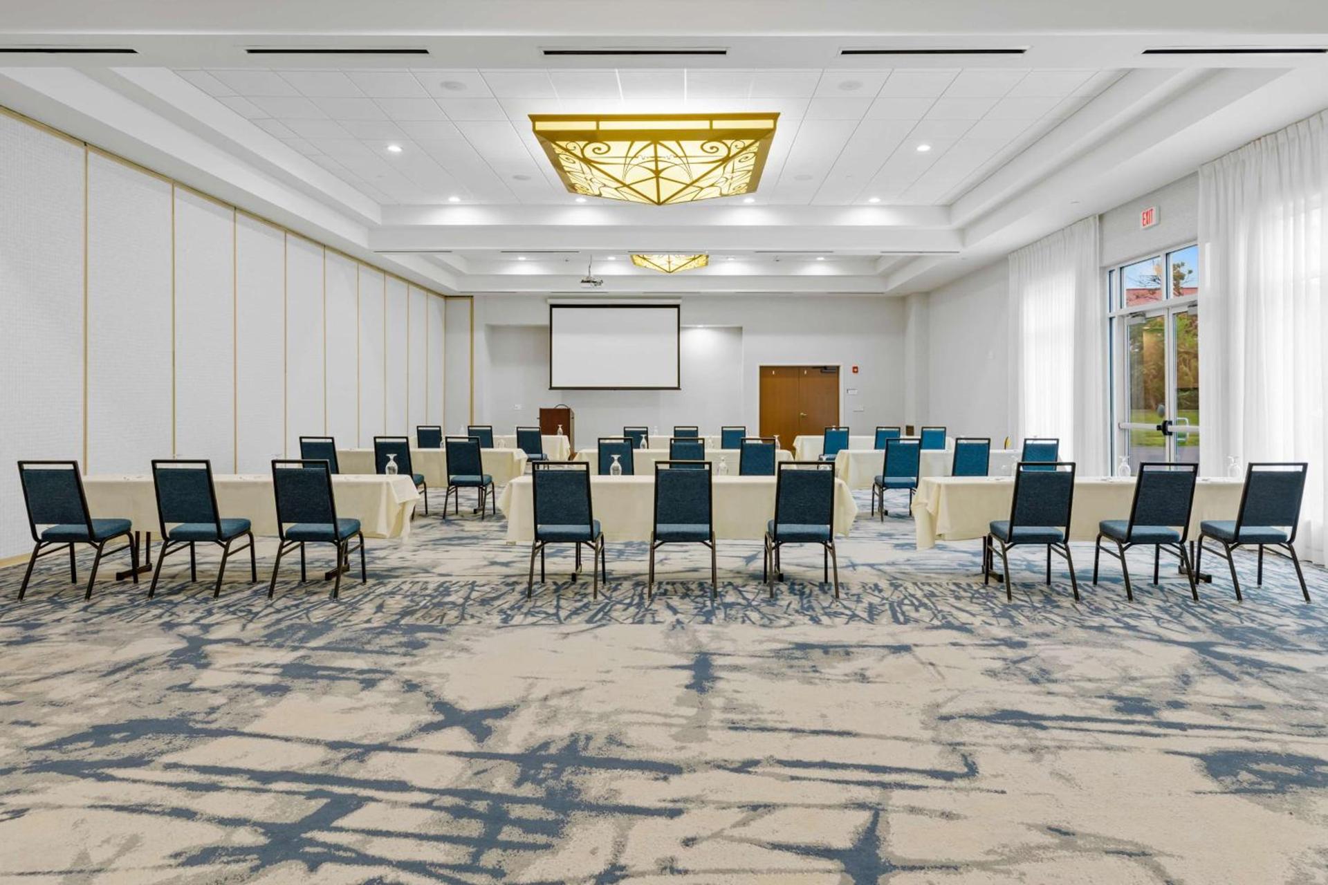 Hilton Garden Inn Auburn photo 31