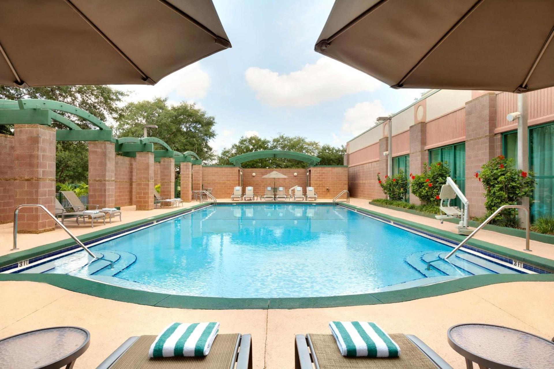 Embassy Suites by Hilton Tampa USF Near Busch Gardens photo 11