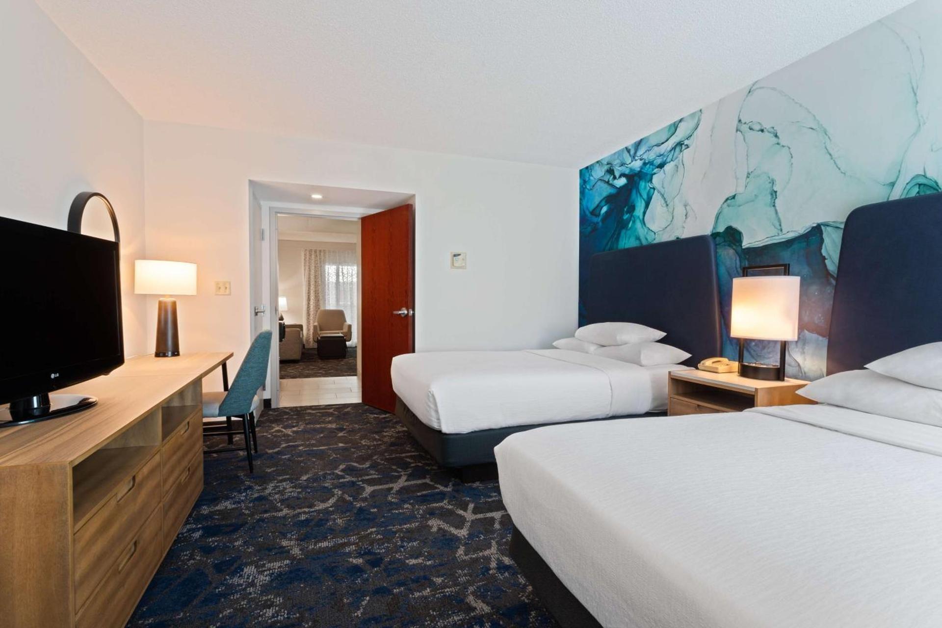Embassy Suites by Hilton Tampa USF Near Busch Gardens photo 5