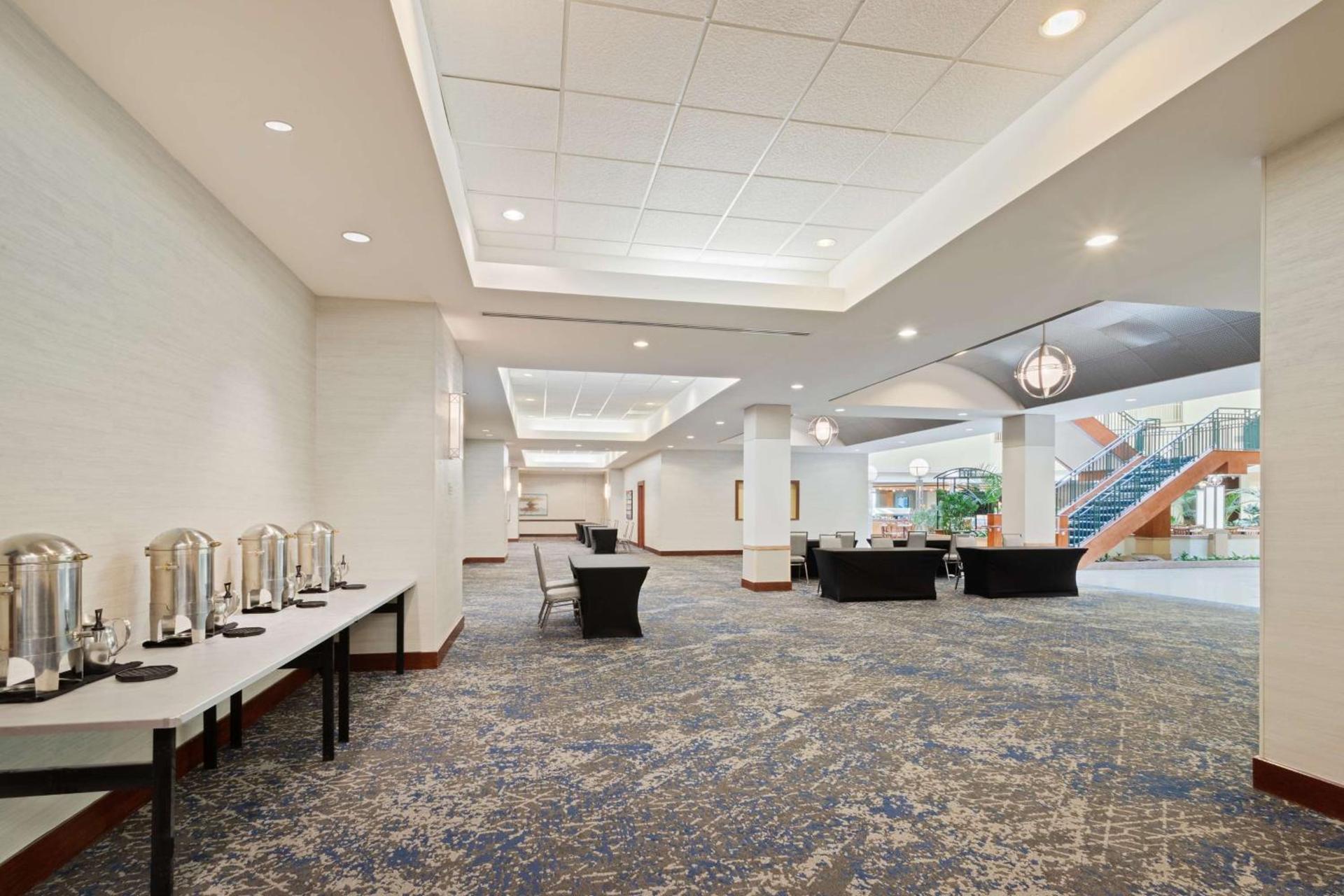 Embassy Suites by Hilton Tampa USF Near Busch Gardens photo 30