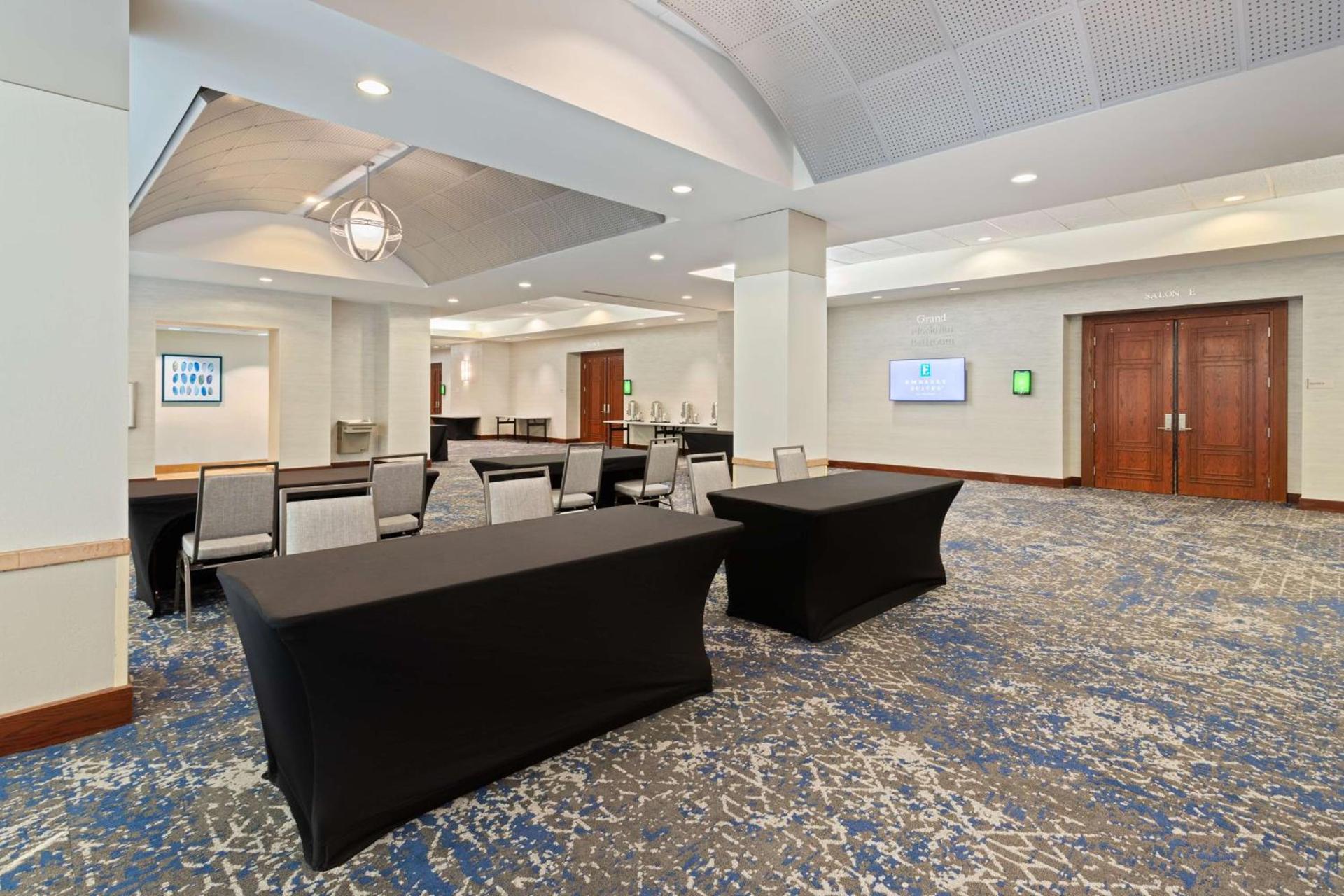 Embassy Suites by Hilton Tampa USF Near Busch Gardens photo 31