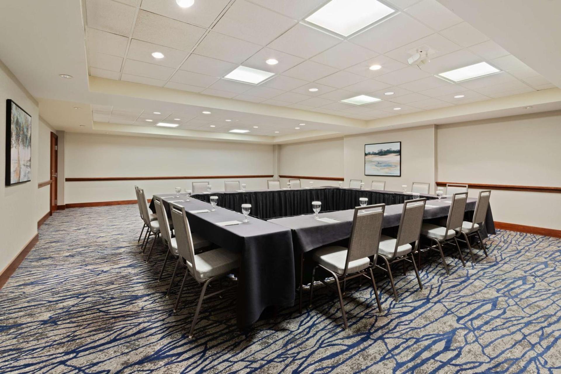 Embassy Suites by Hilton Tampa USF Near Busch Gardens photo 32