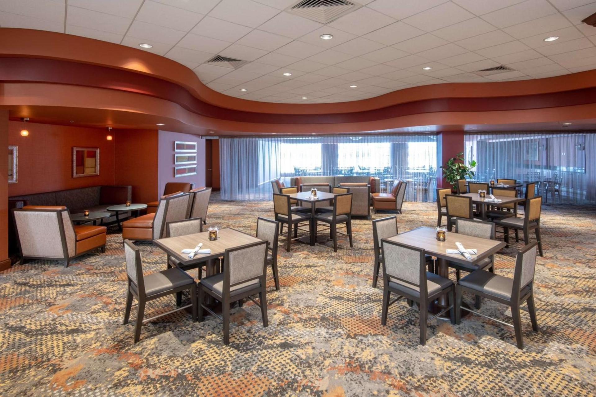 Embassy Suites Northwest Arkansas - Hotel, Spa & Convention Center photo 12