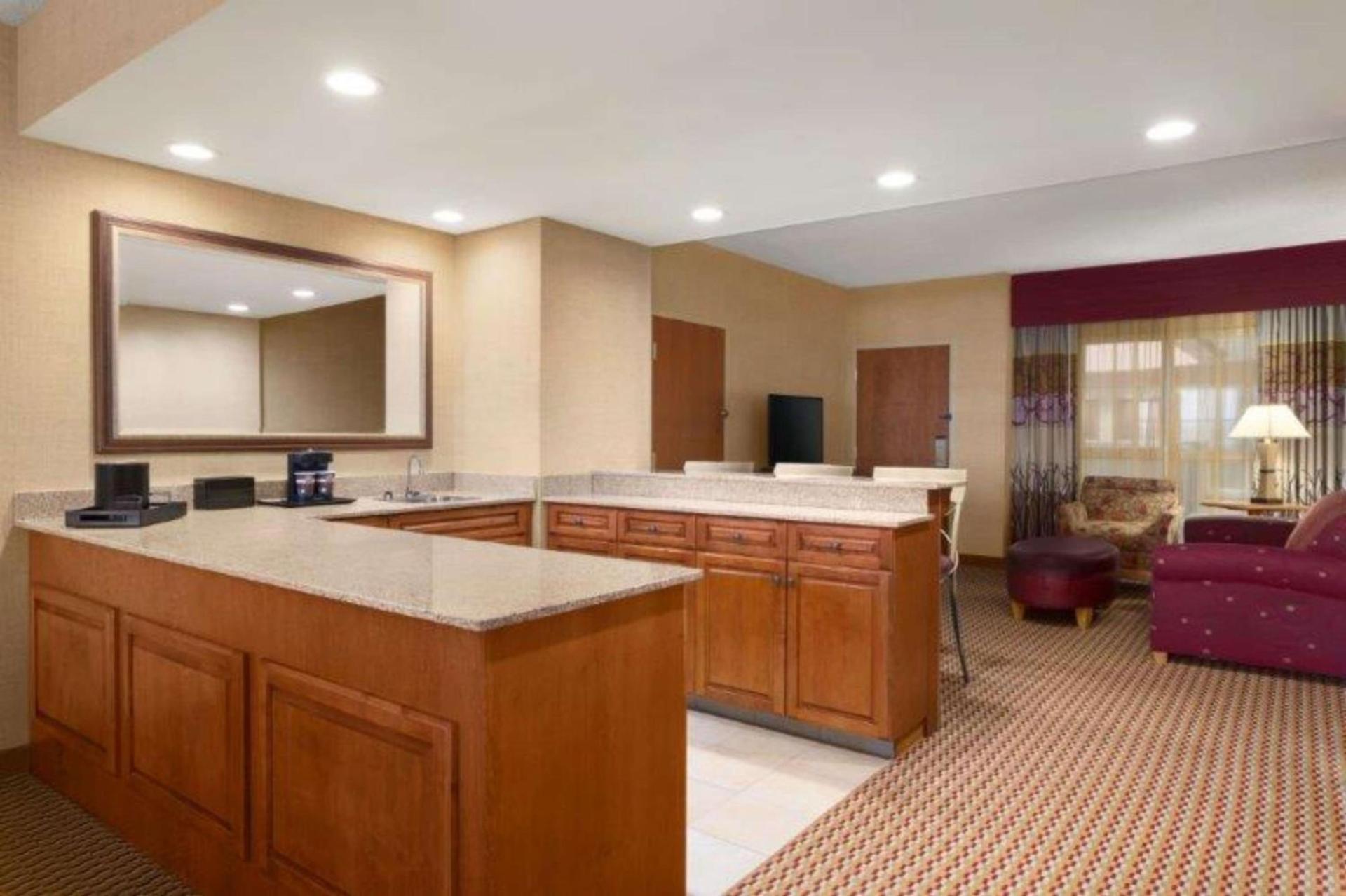 Embassy Suites Northwest Arkansas - Hotel, Spa & Convention Center photo 18