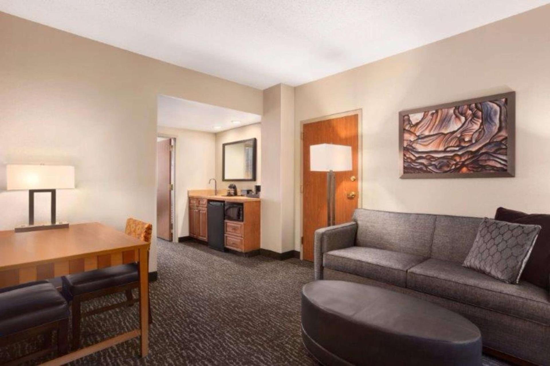 Embassy Suites Northwest Arkansas - Hotel, Spa & Convention Center photo 19