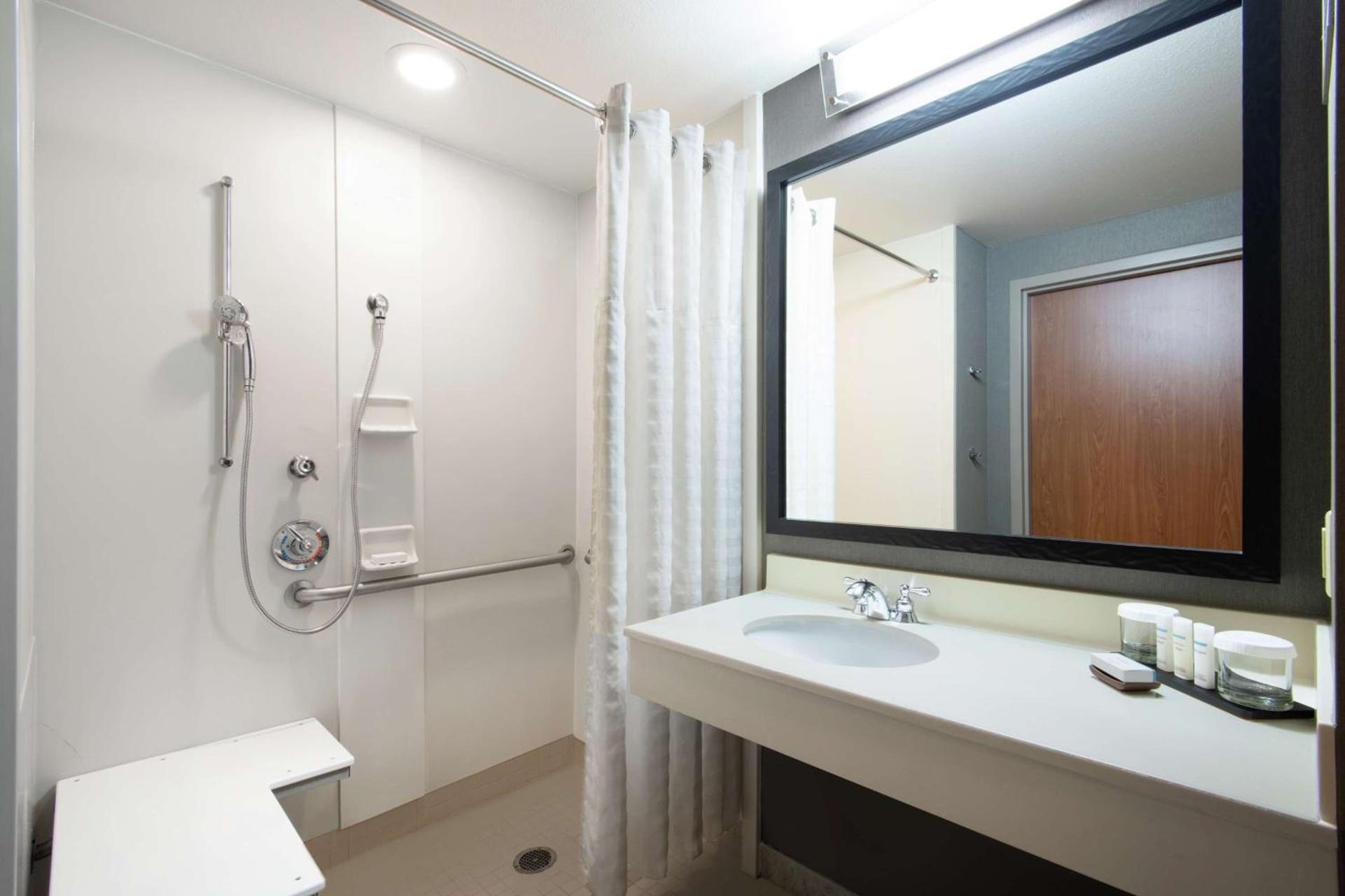 Embassy Suites Northwest Arkansas - Hotel, Spa & Convention Center photo 27