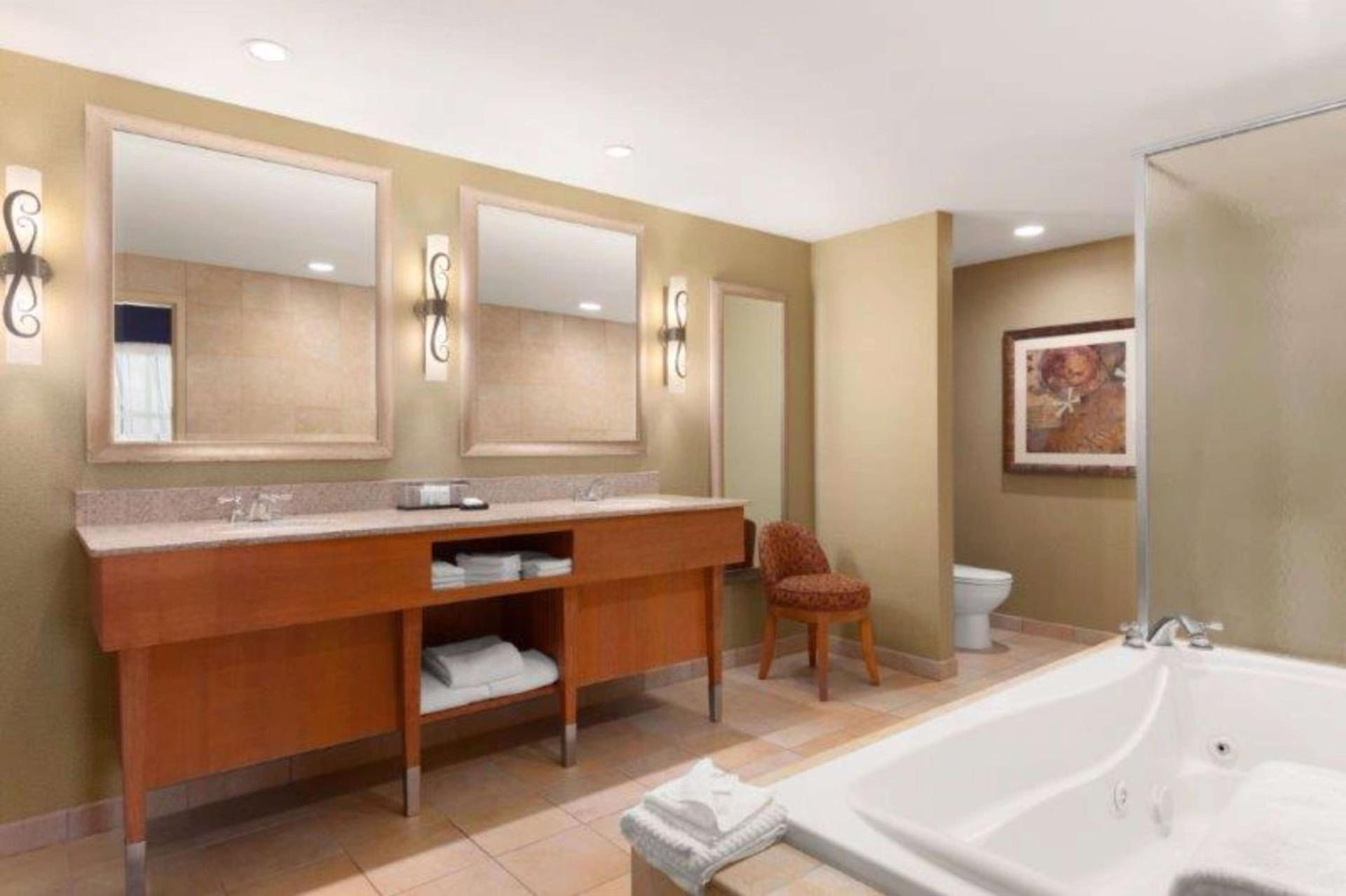 Embassy Suites Northwest Arkansas - Hotel, Spa & Convention Center photo 43