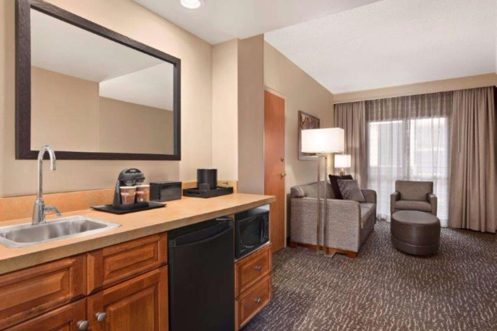 Embassy Suites Northwest Arkansas - Hotel, Spa & Convention Center photo 45