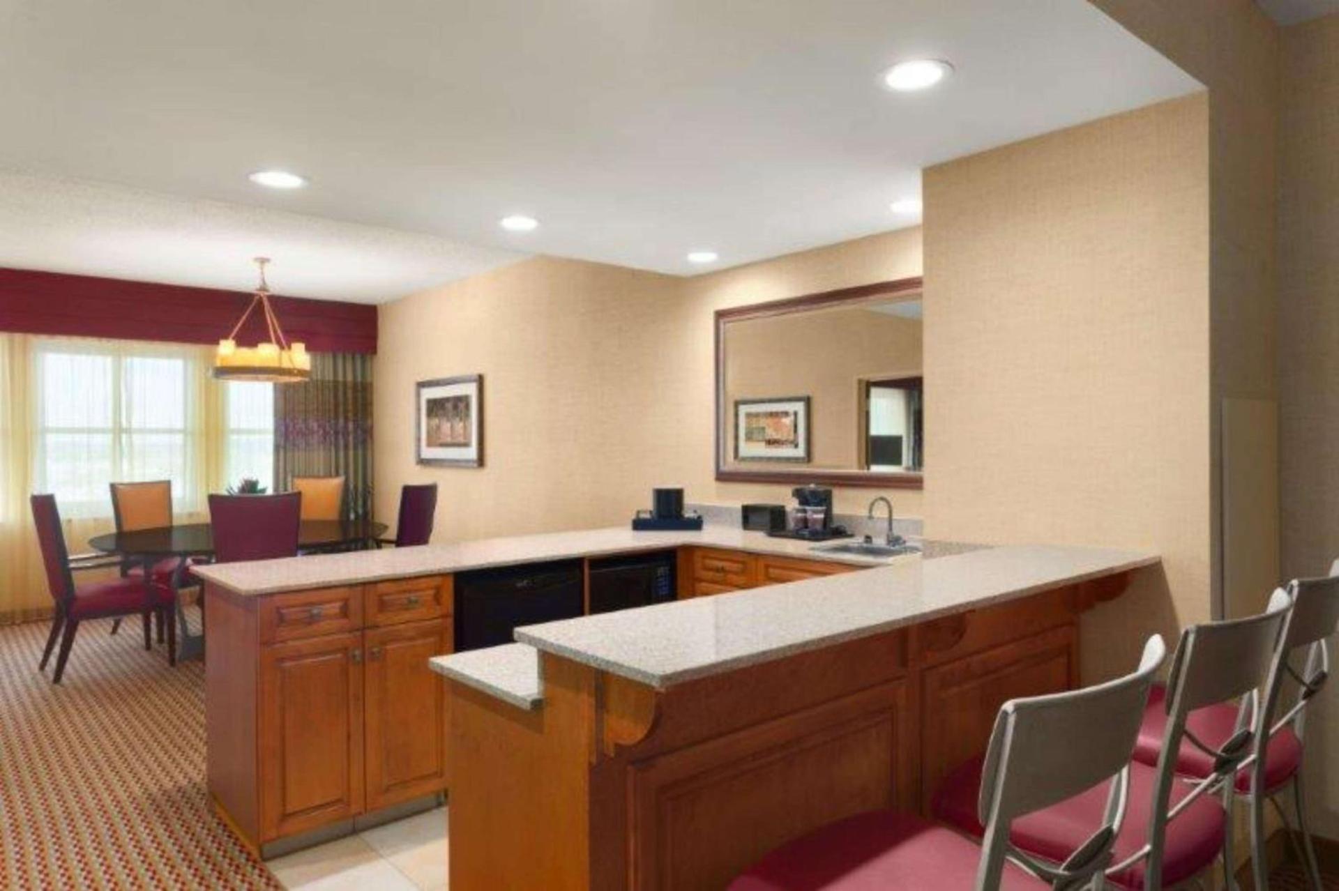 Embassy Suites Northwest Arkansas - Hotel, Spa & Convention Center photo 46