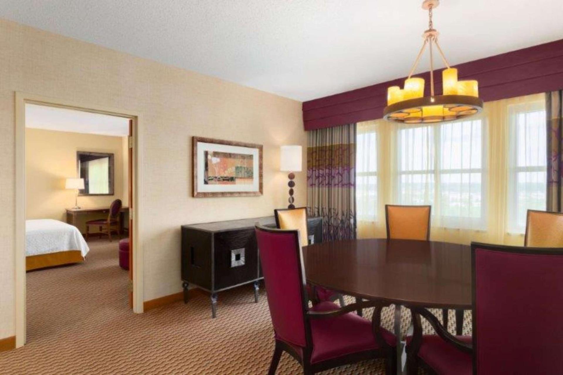 Embassy Suites Northwest Arkansas - Hotel, Spa & Convention Center photo 47