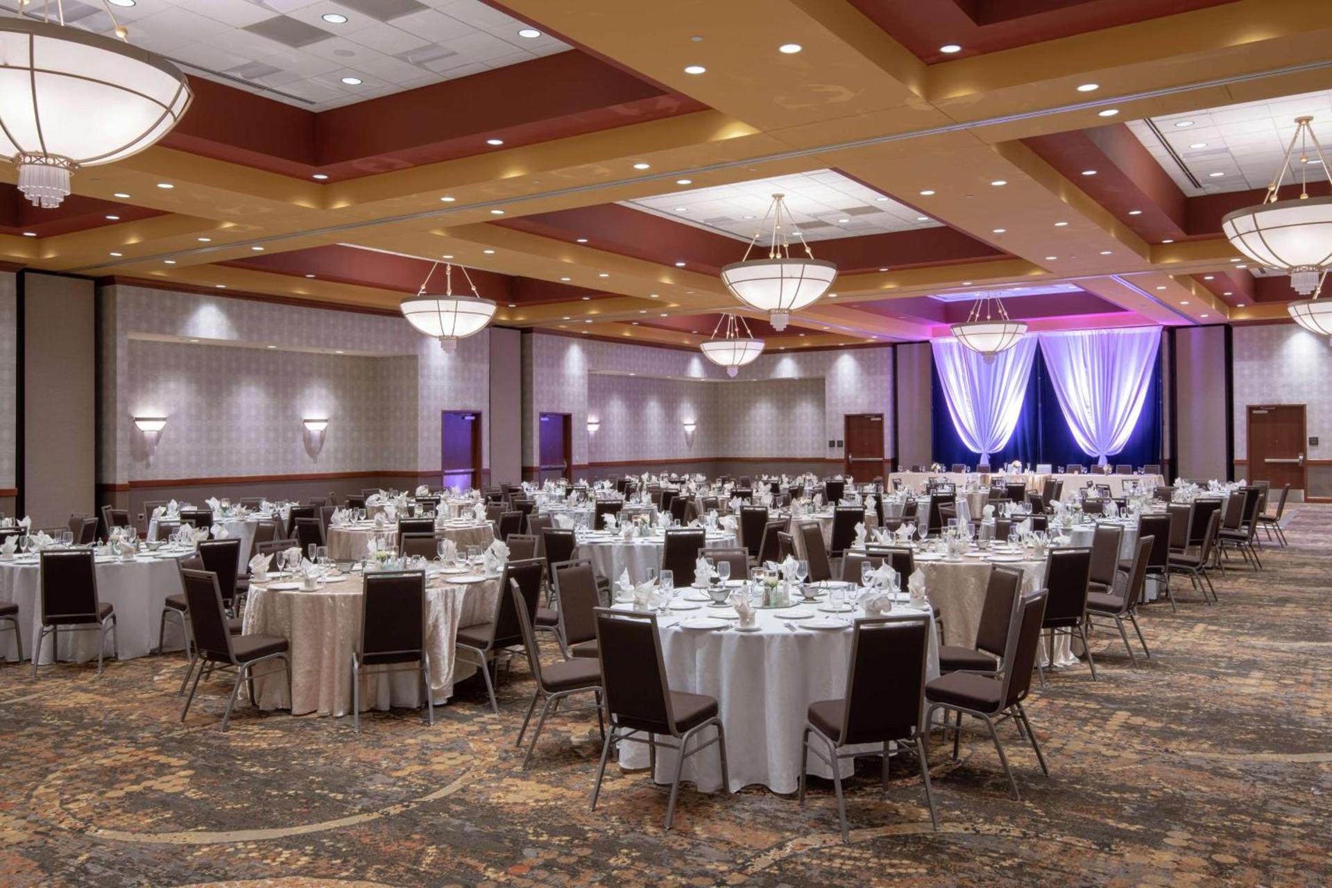Embassy Suites Northwest Arkansas - Hotel, Spa & Convention Center photo 2