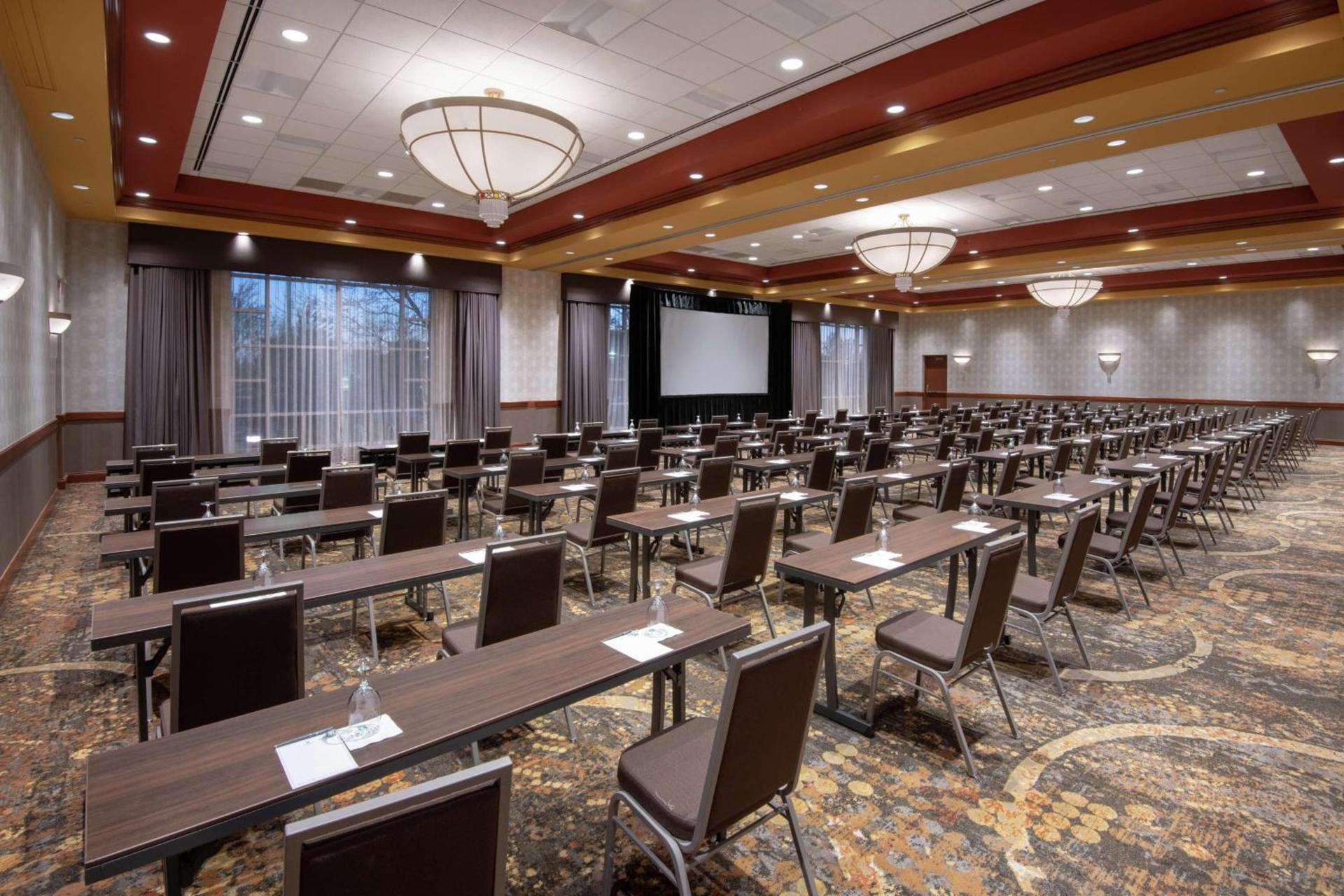 Embassy Suites Northwest Arkansas - Hotel, Spa & Convention Center photo 52