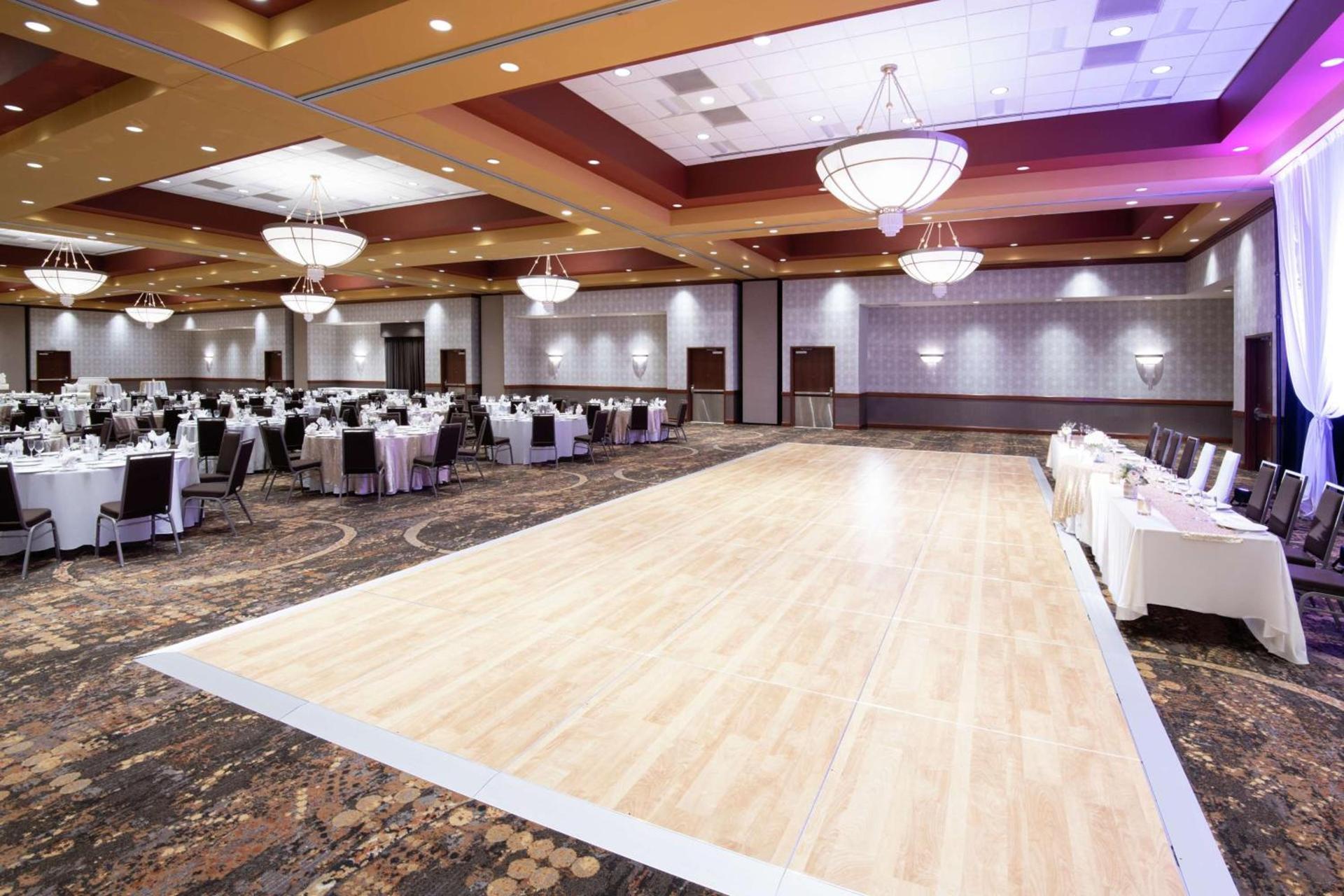 Embassy Suites Northwest Arkansas - Hotel, Spa & Convention Center photo 54