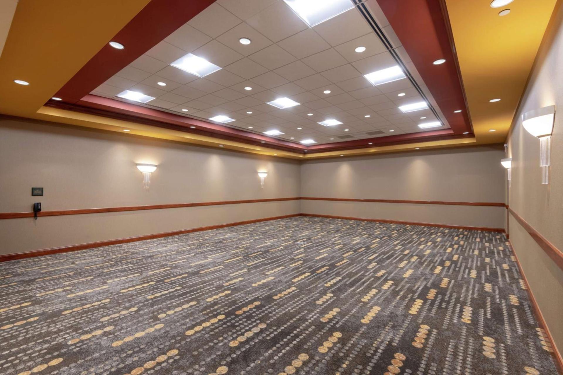 Embassy Suites Northwest Arkansas - Hotel, Spa & Convention Center photo 57