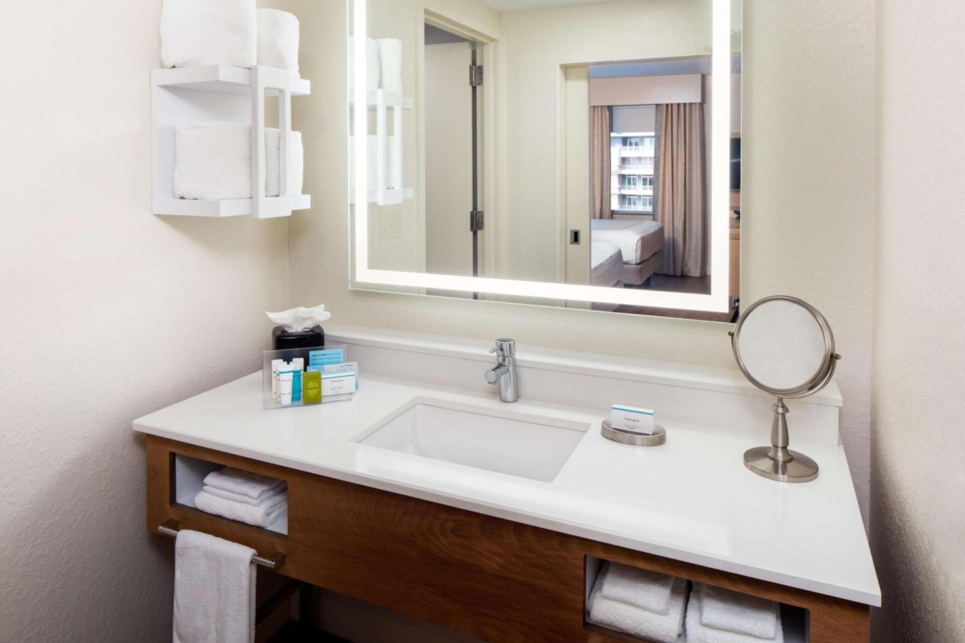 Hampton Inn & Suites by Hilton Miami Downtown/Brickell photo 15