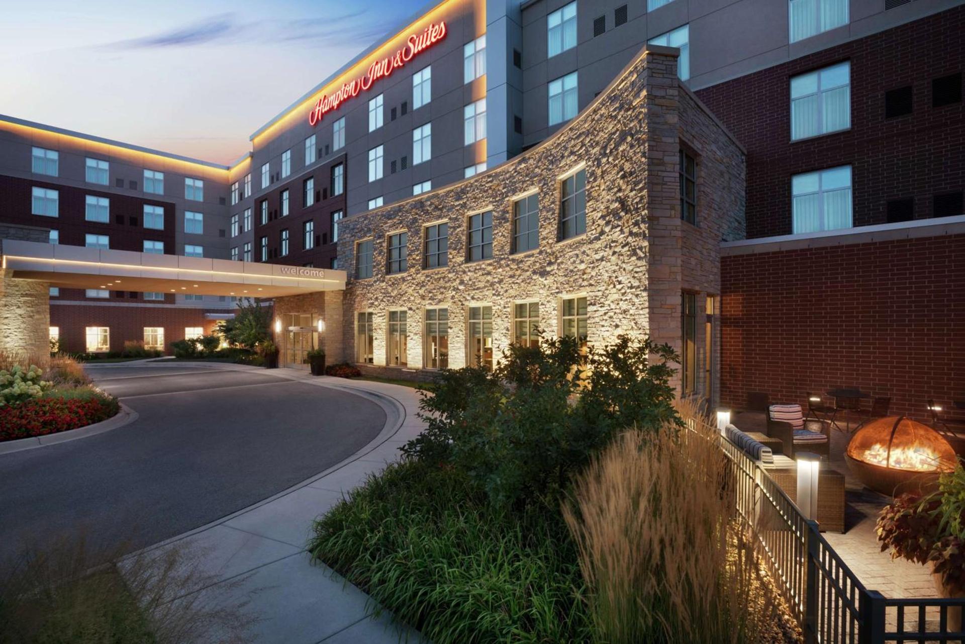 Hampton Inn & Suites Rosemont Chicago O'Hare photo 2