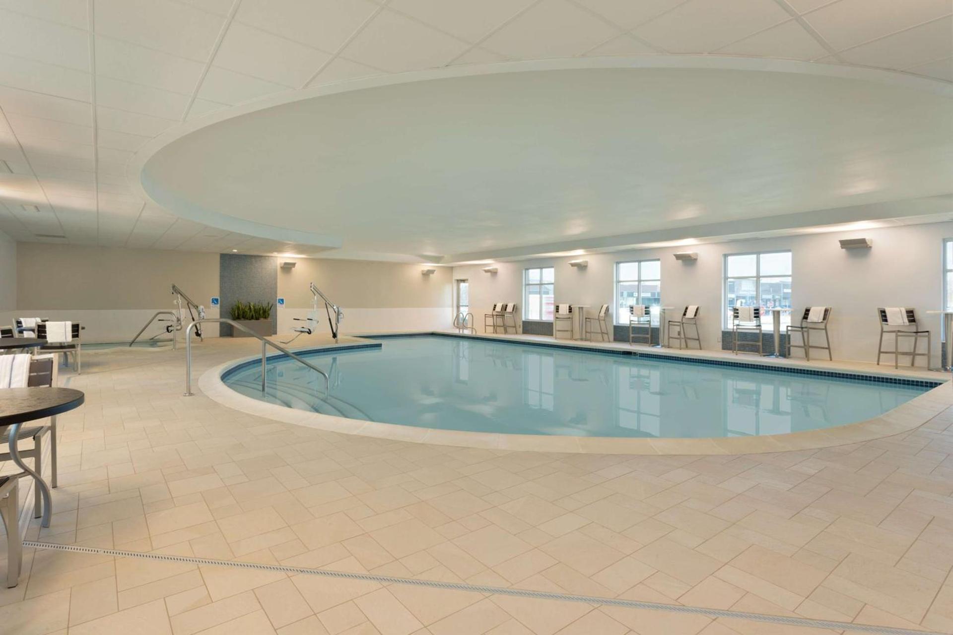 Hampton Inn & Suites Rosemont Chicago O'Hare photo 7