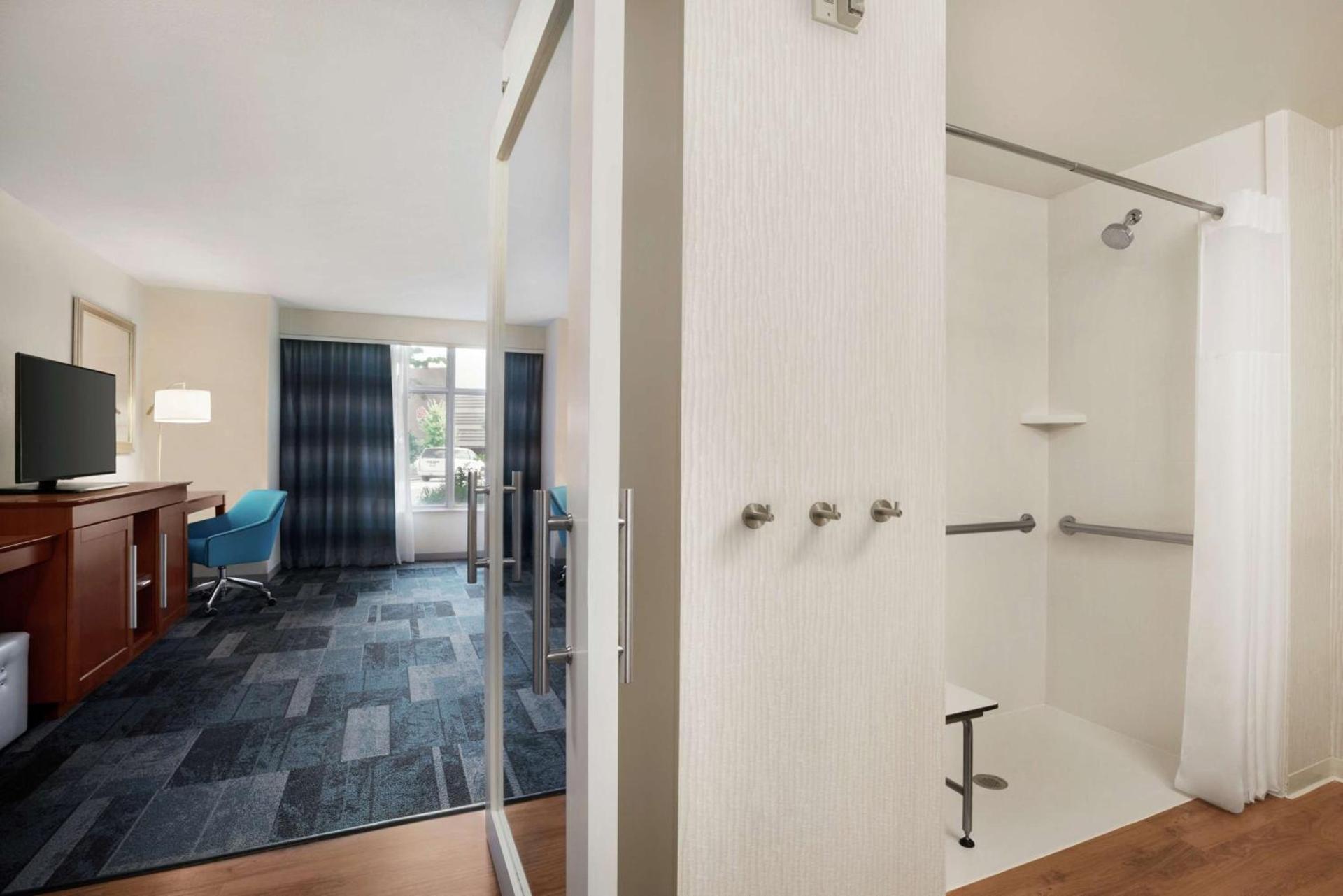 Hampton Inn & Suites Rosemont Chicago O'Hare photo 16