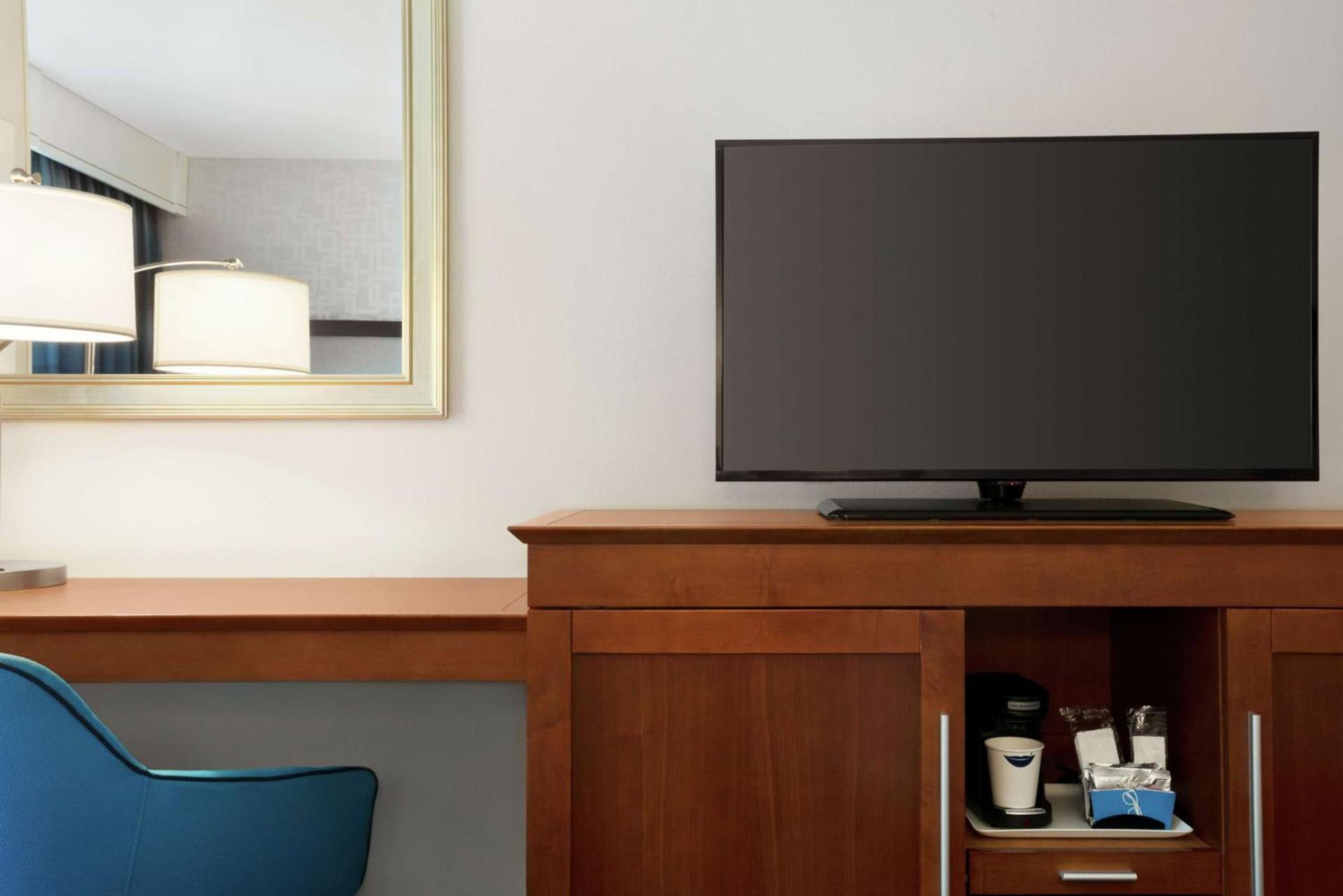 Hampton Inn & Suites Rosemont Chicago O'Hare photo 18